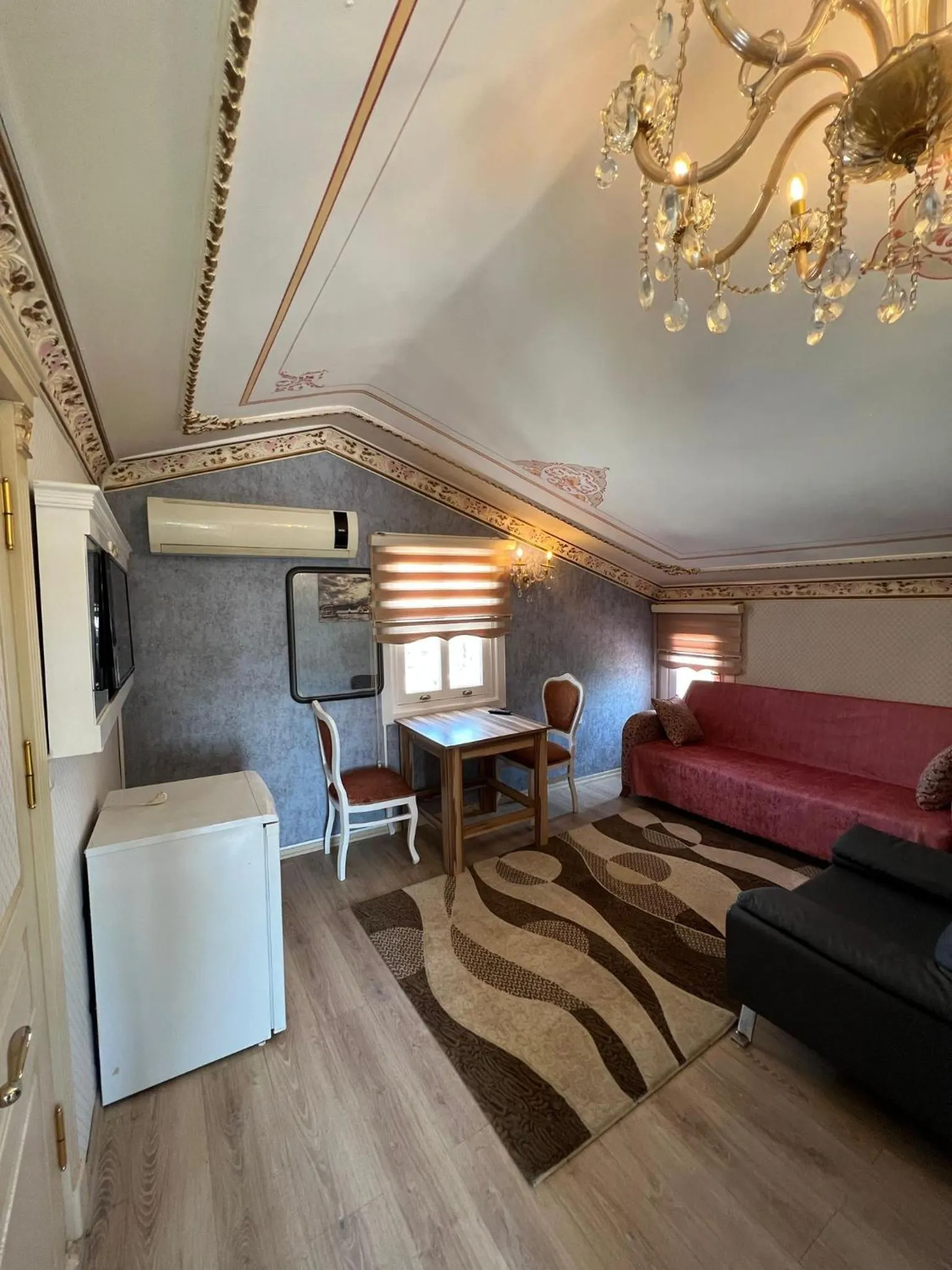 TV and multimedia in Mihri Hatun Suit Otel