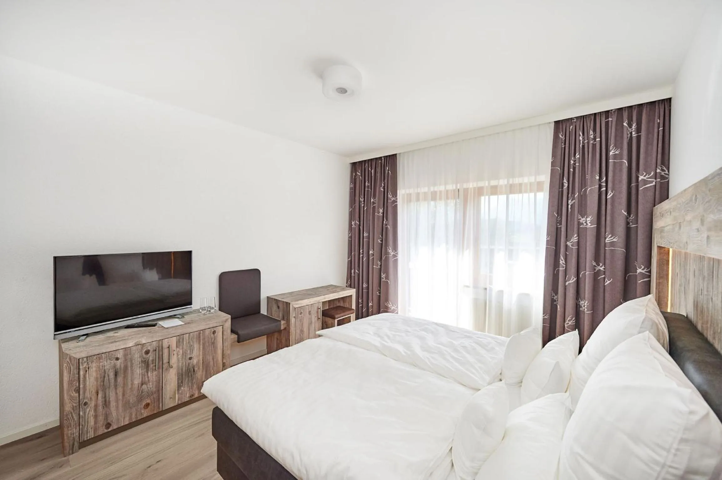 Photo of the whole room, Bed in Hotel ZUM STERNENHOF