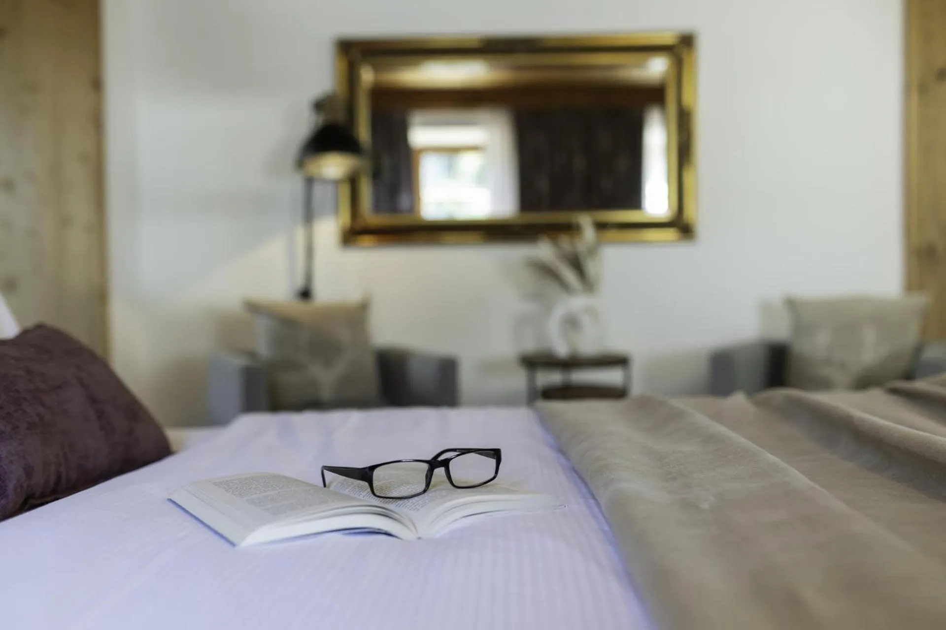 Living room, Bed in Hotel ZUM STERNENHOF