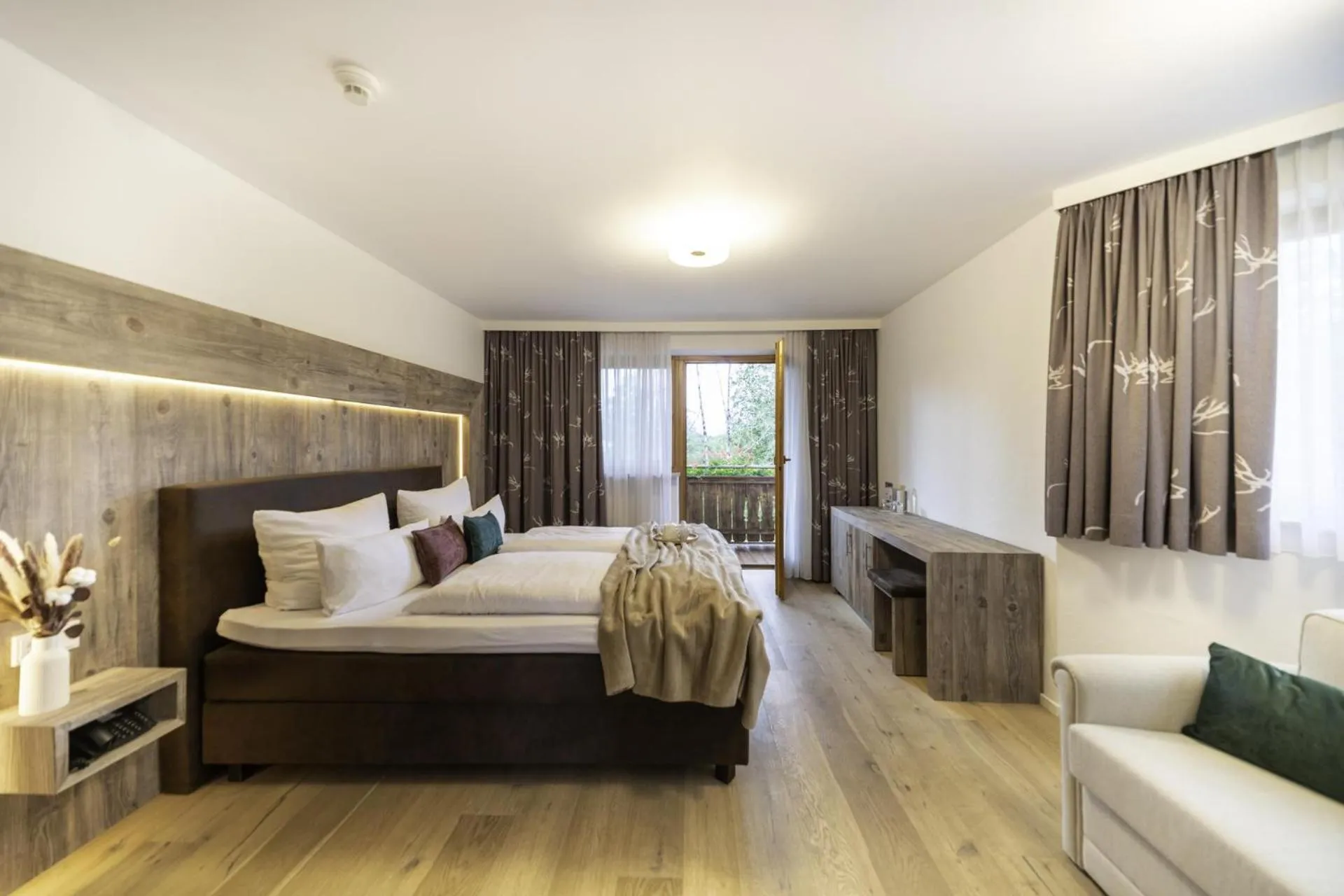 Living room, Bed in Hotel ZUM STERNENHOF