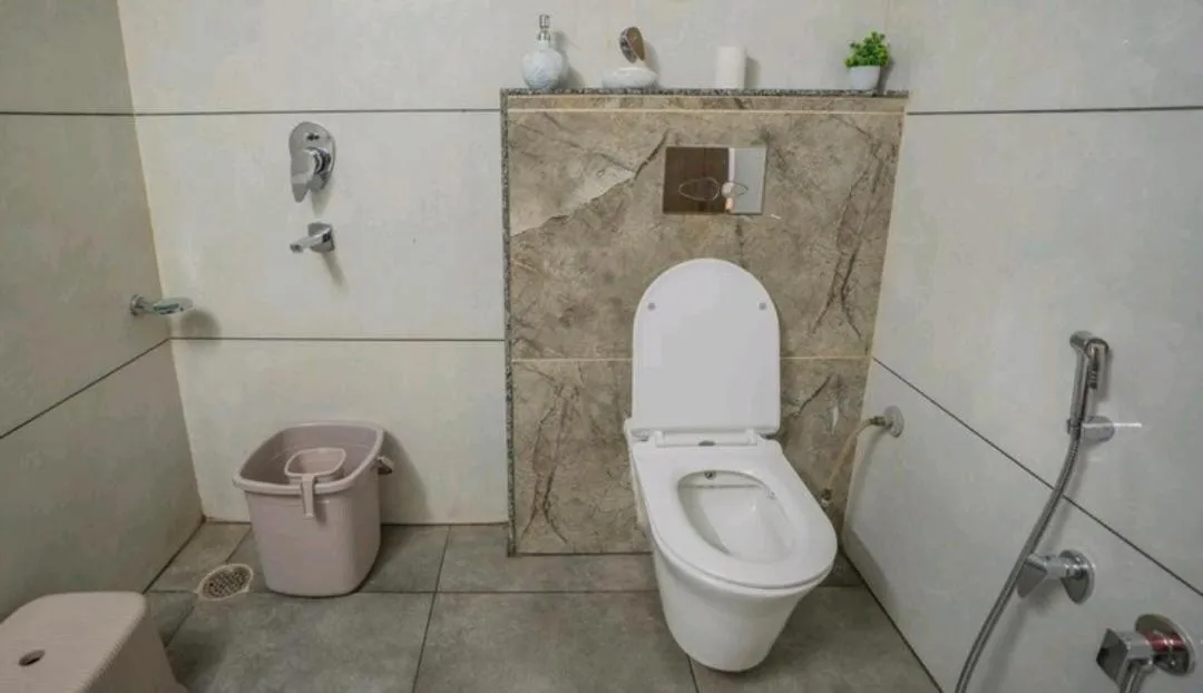Toilet in Vacanza by Westay Luxury Home