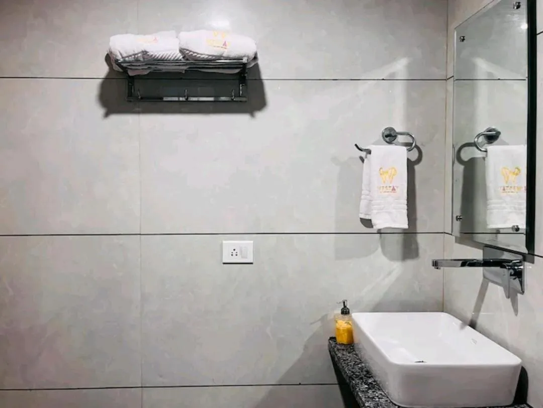 Shower in Vacanza by Westay Luxury Home