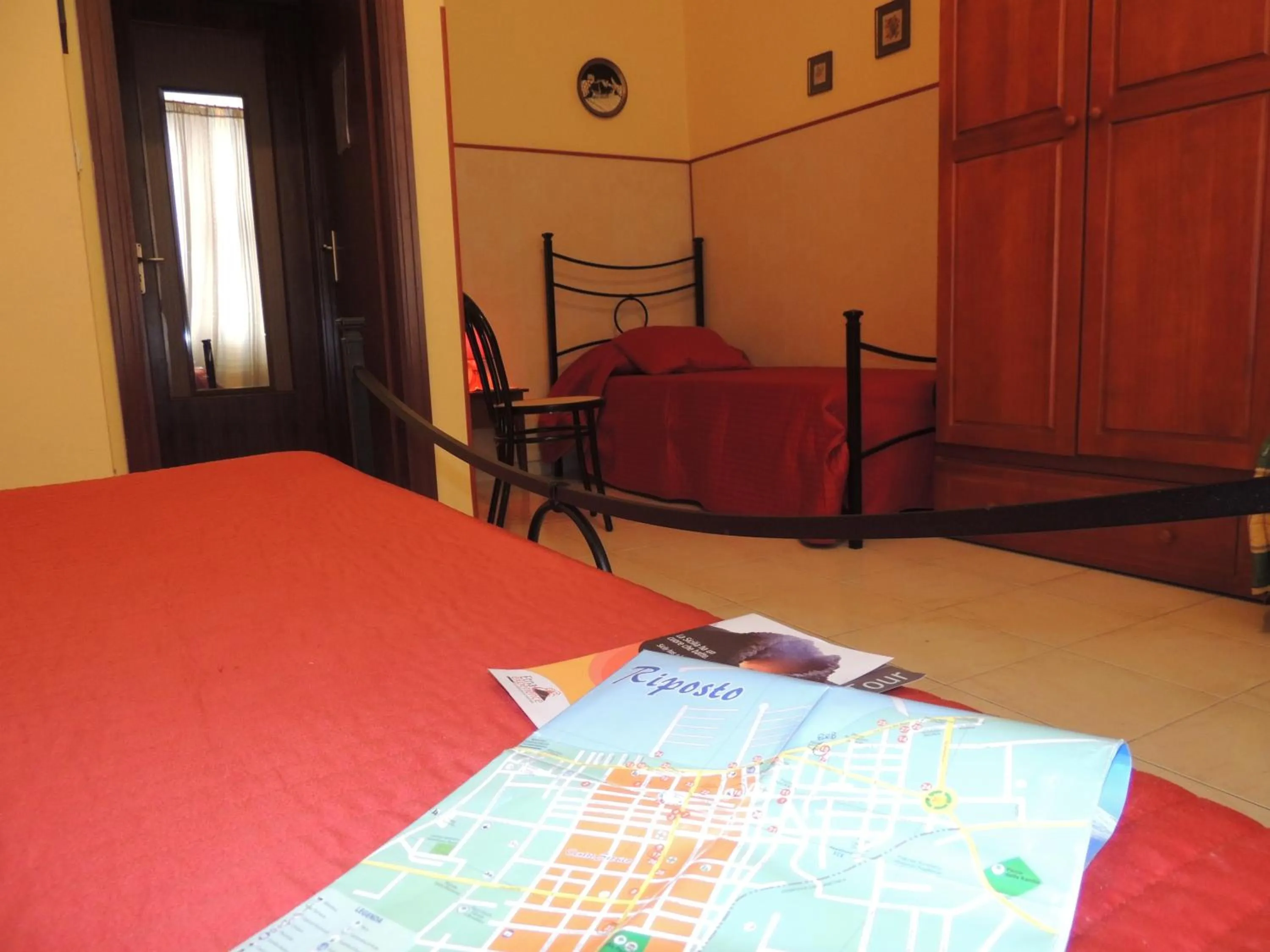 Photo of the whole room, Bed in B&B I Mastrazzi Riposto Giarre