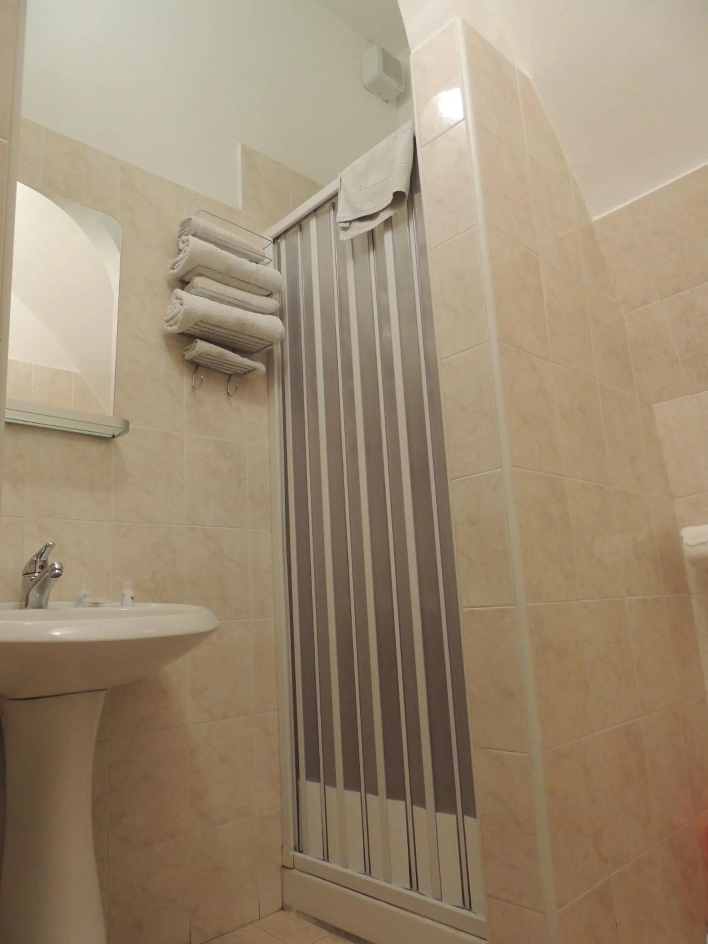 Shower in B&B I Mastrazzi Riposto Giarre