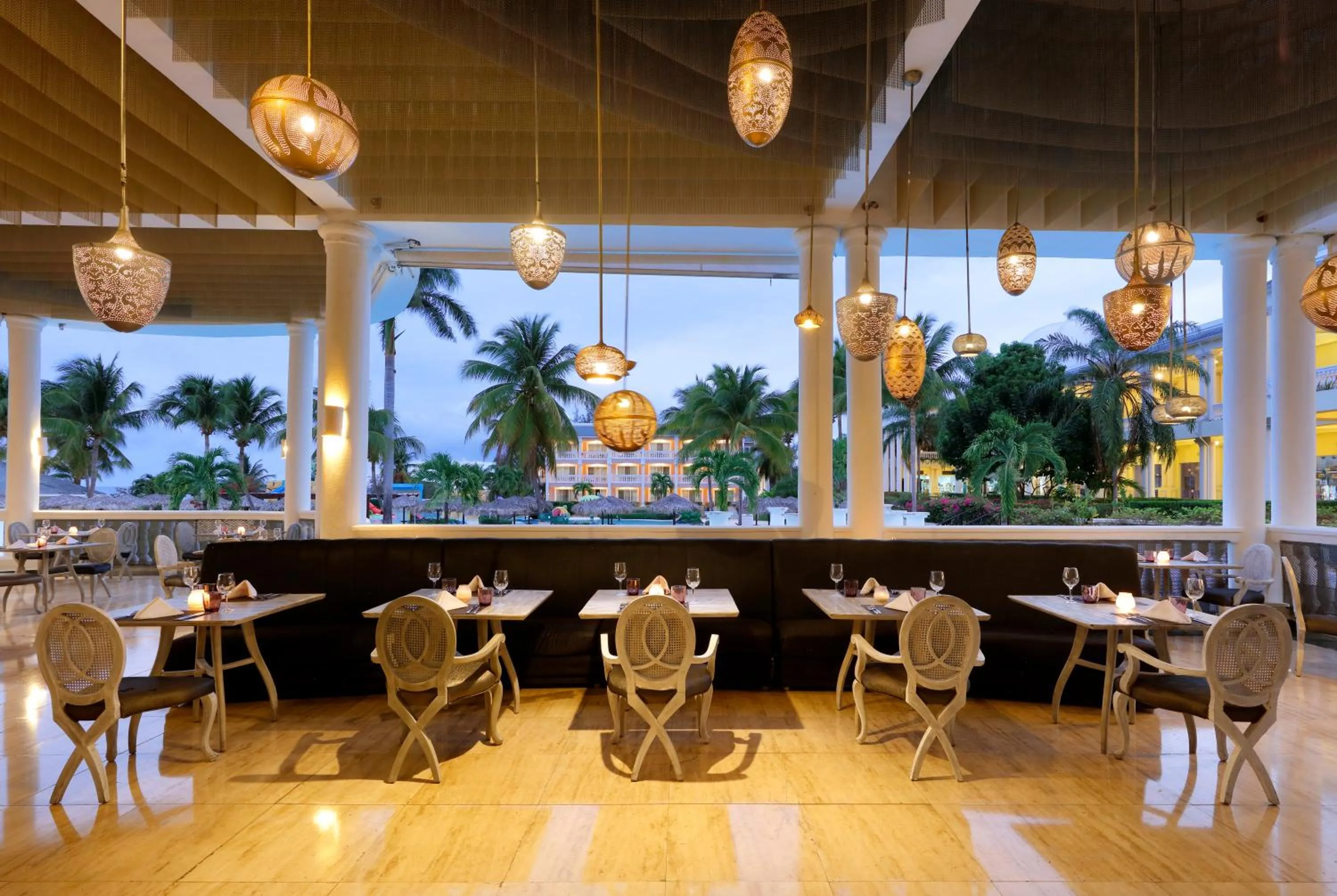 Restaurant/places to eat in The Signature Level at Grand Palladium Lady Hamilton Resort & Spa- All Inclusive