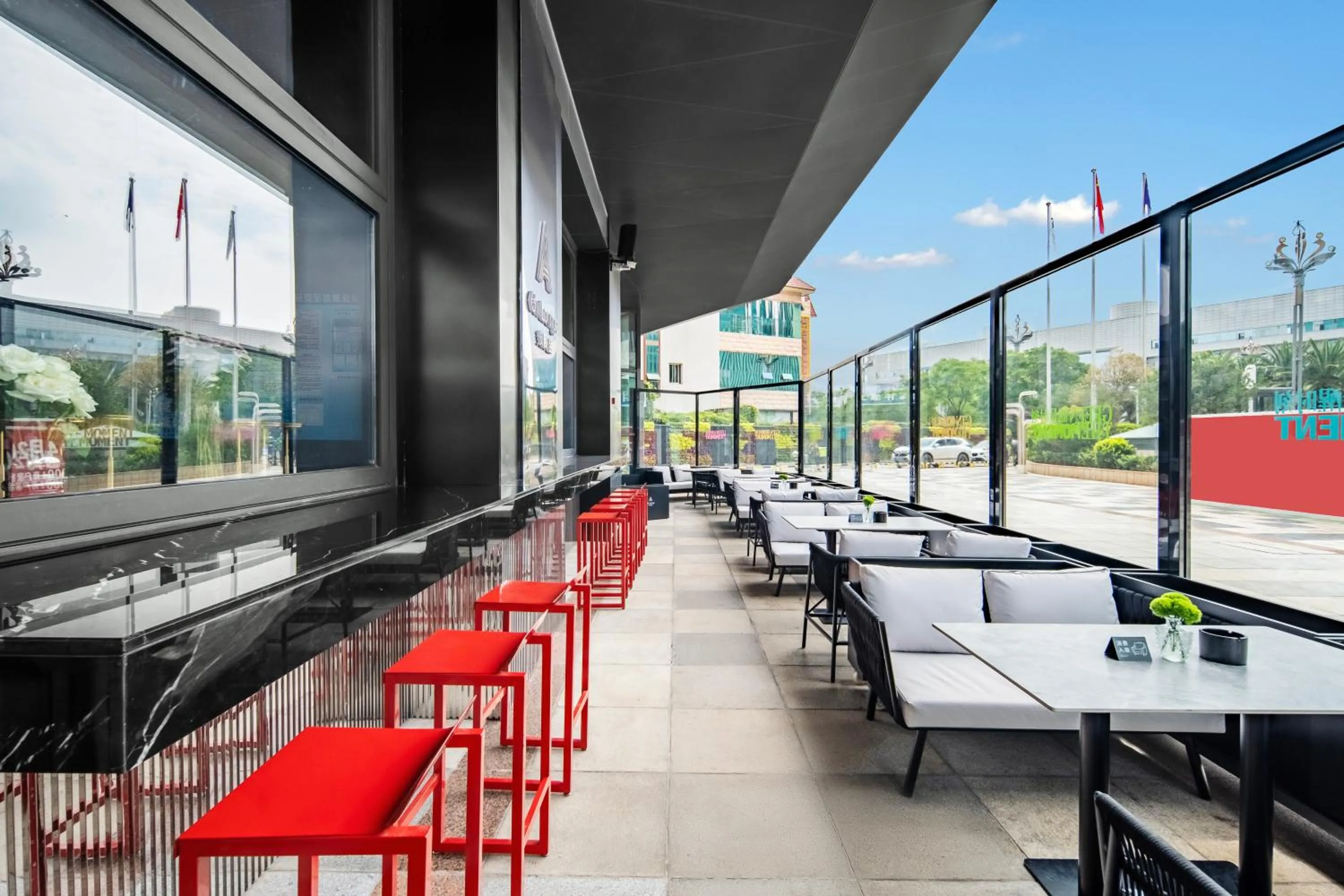 Lounge or bar in Novotel Kunming City Center