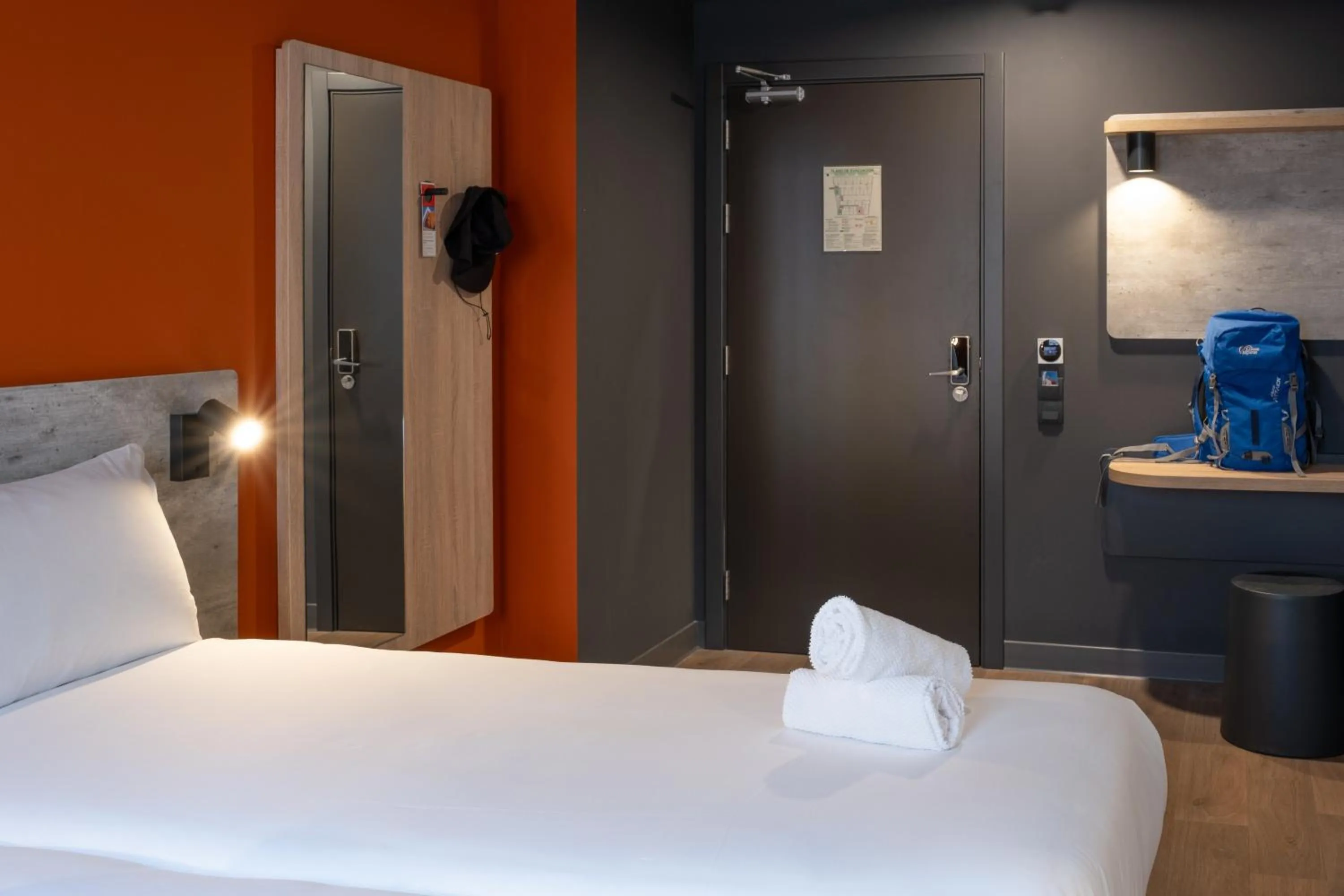 Photo of the whole room, Bed in ibis budget Logroño Centro