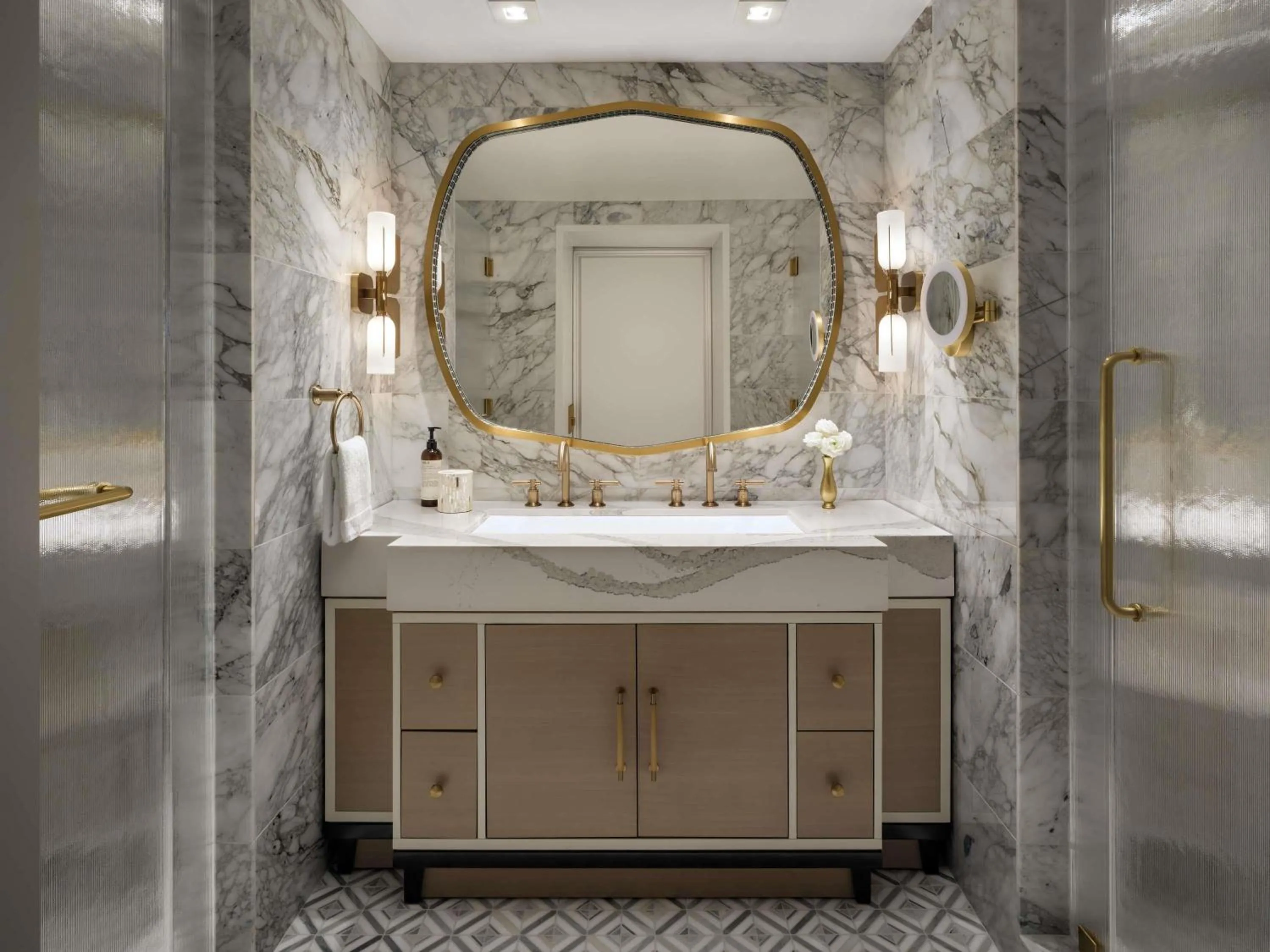 Bedroom in Fairmont Breakers Long Beach