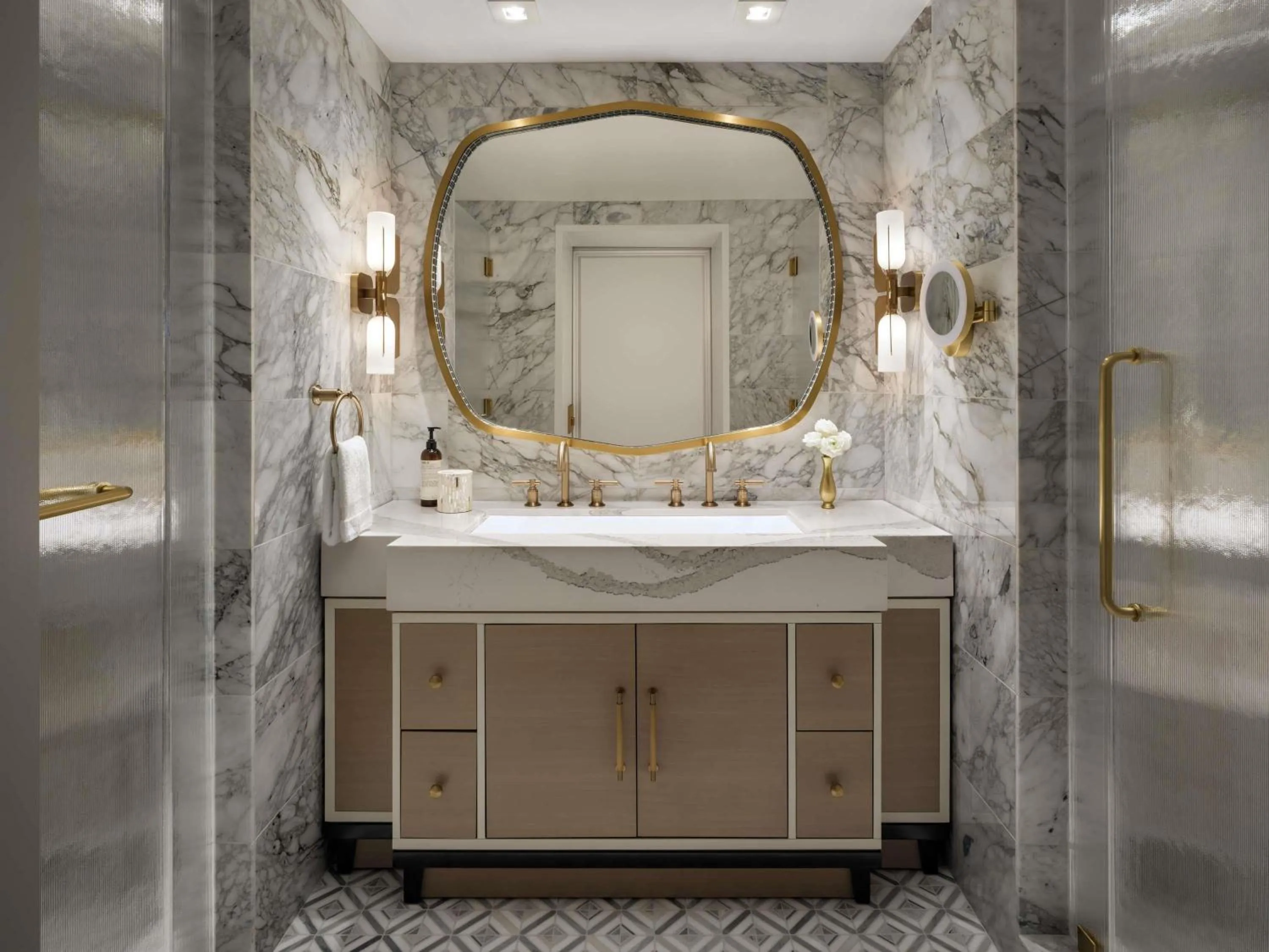 Bedroom in Fairmont Breakers Long Beach