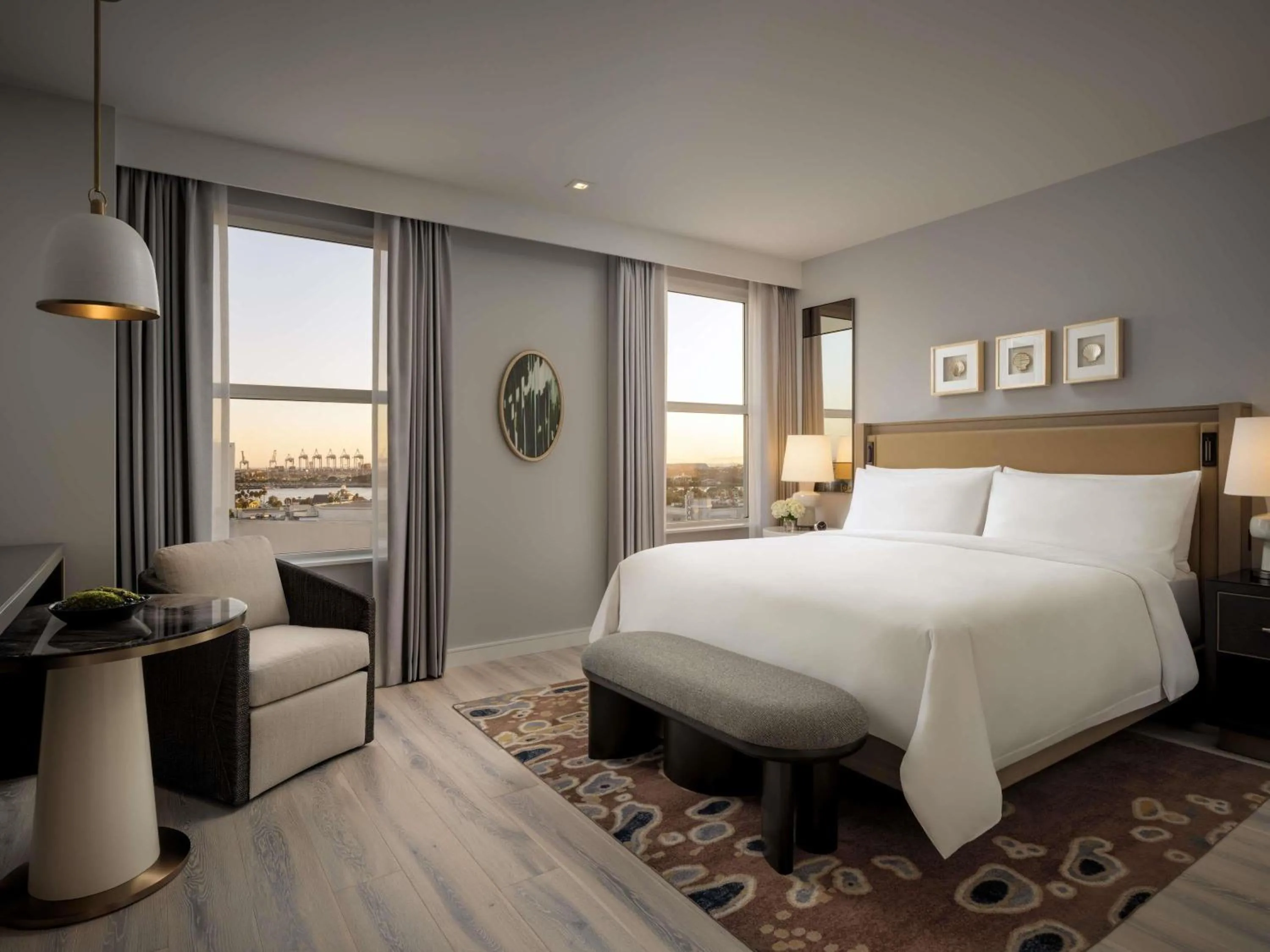 Bedroom, Bed in Fairmont Breakers Long Beach