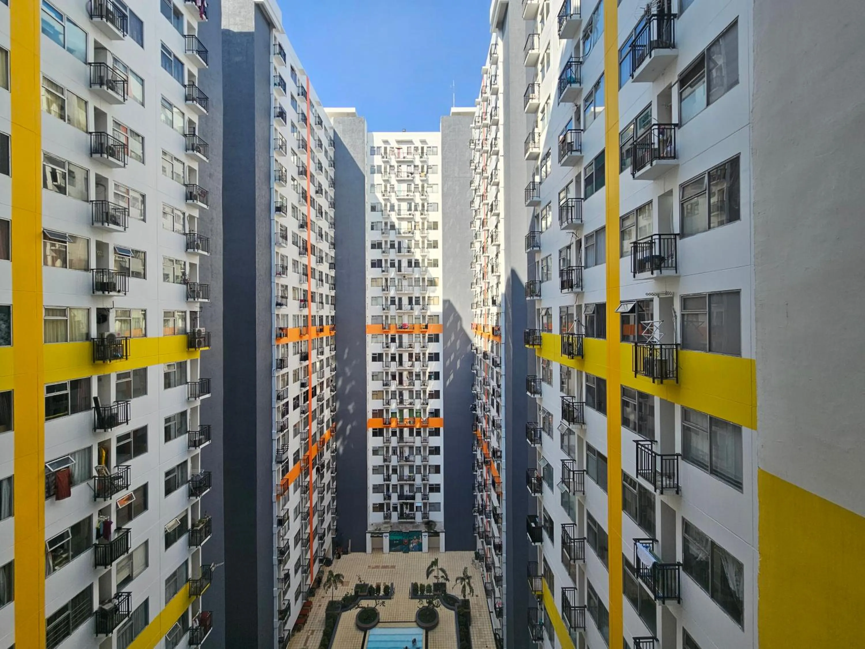 Property building in The Jarrdin Apartment Hotels by Ironman