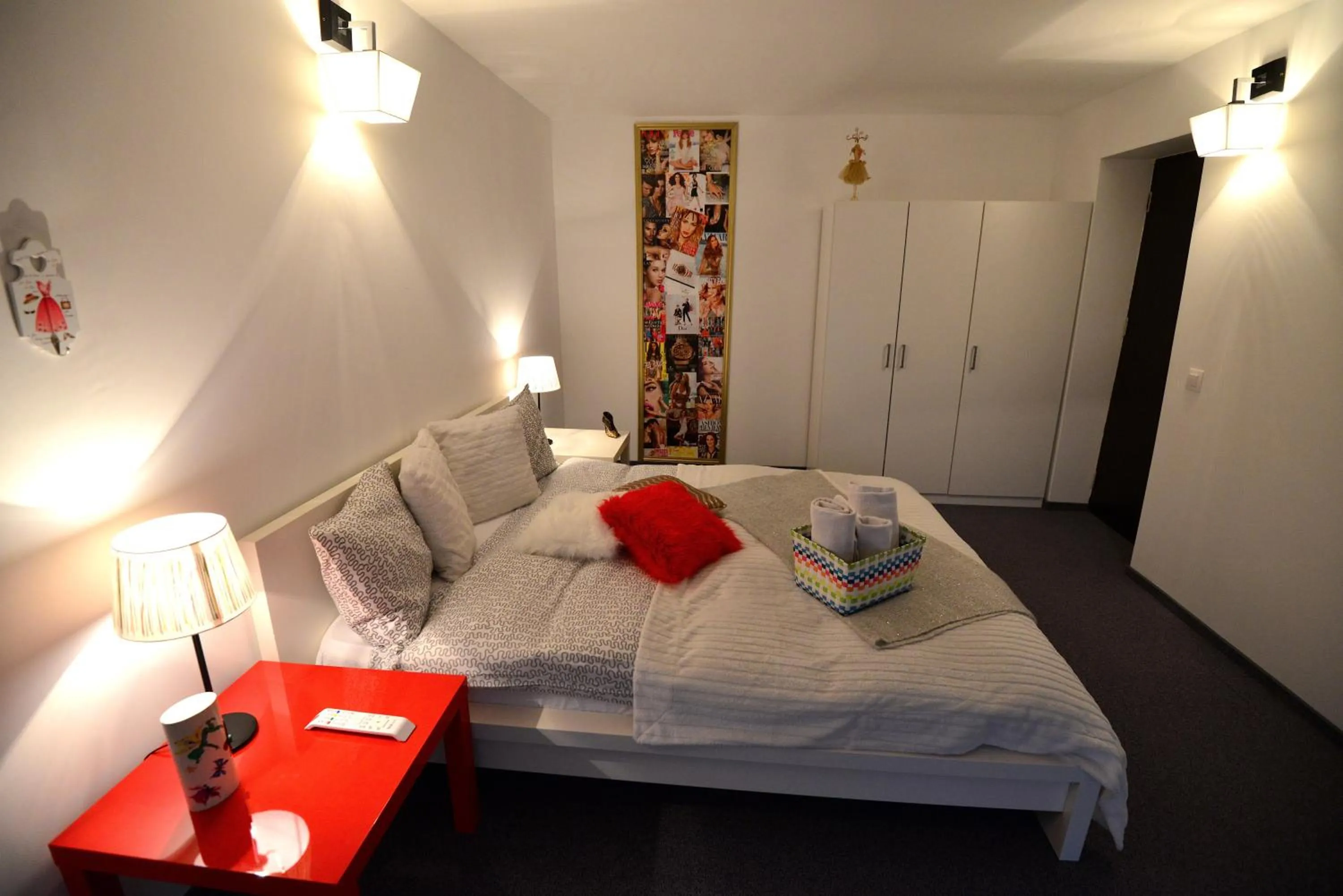 Bedroom, Bed in Hotel Biscuit