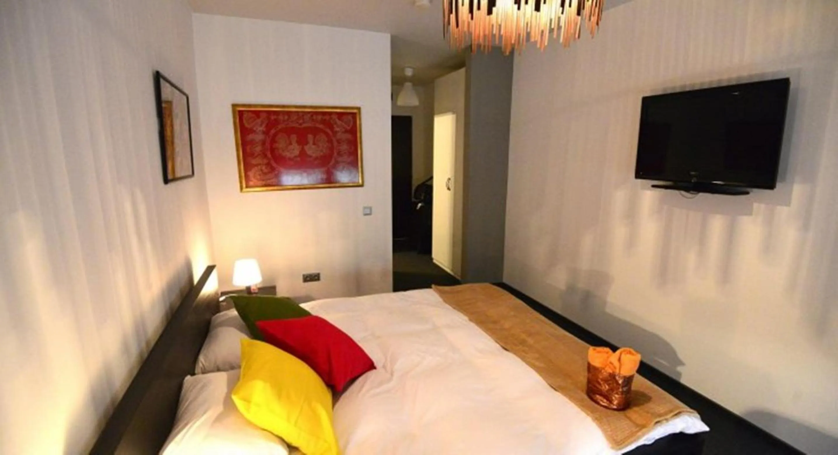 Bedroom, Bed in Hotel Biscuit