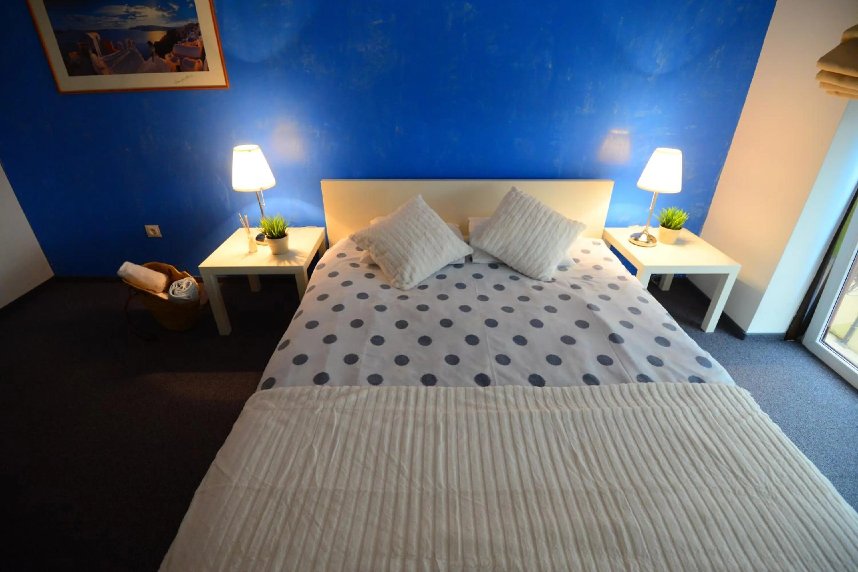 Bedroom, Bed in Hotel Biscuit