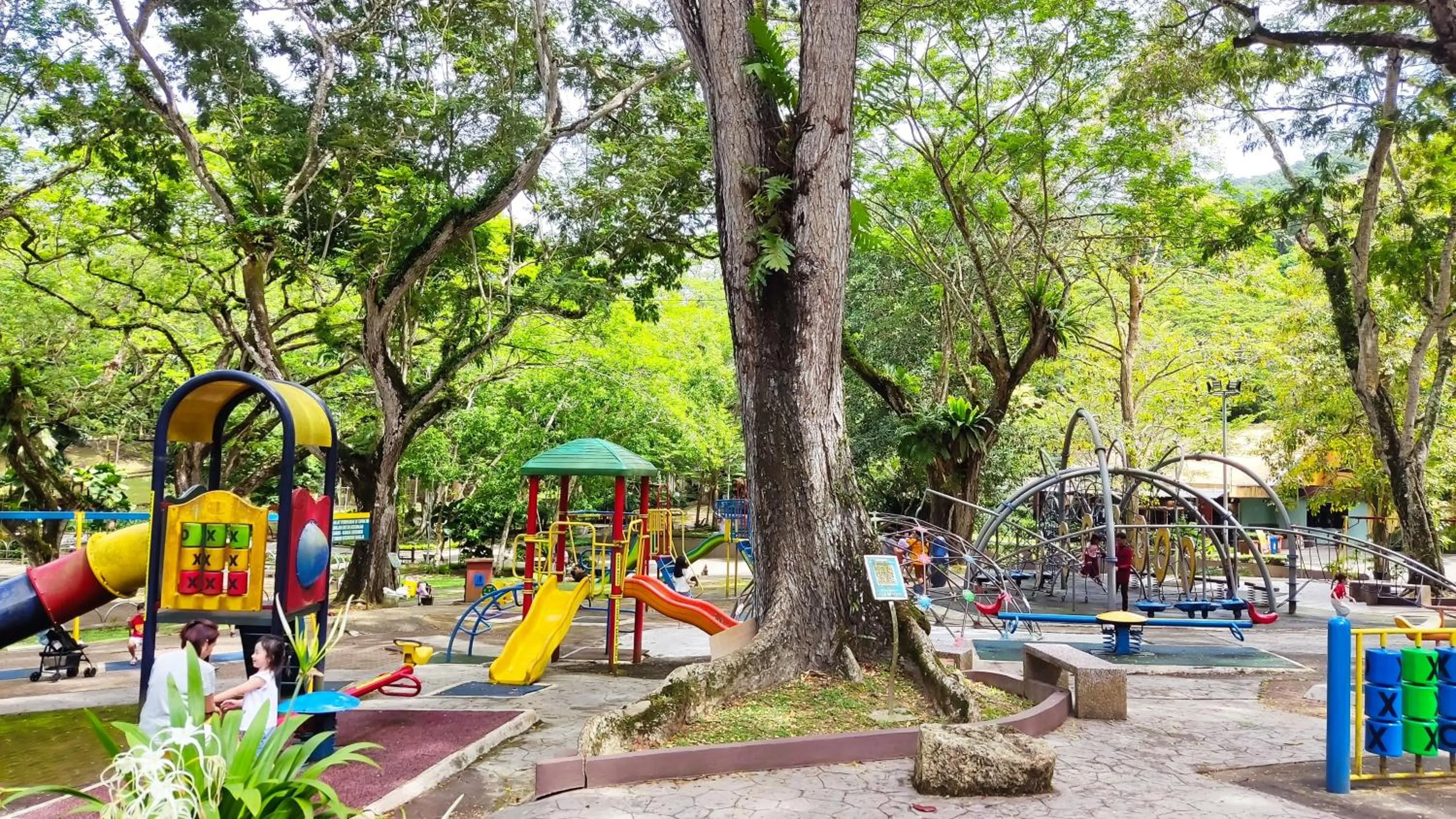 Nearby landmark in Scotland 18 Lodge