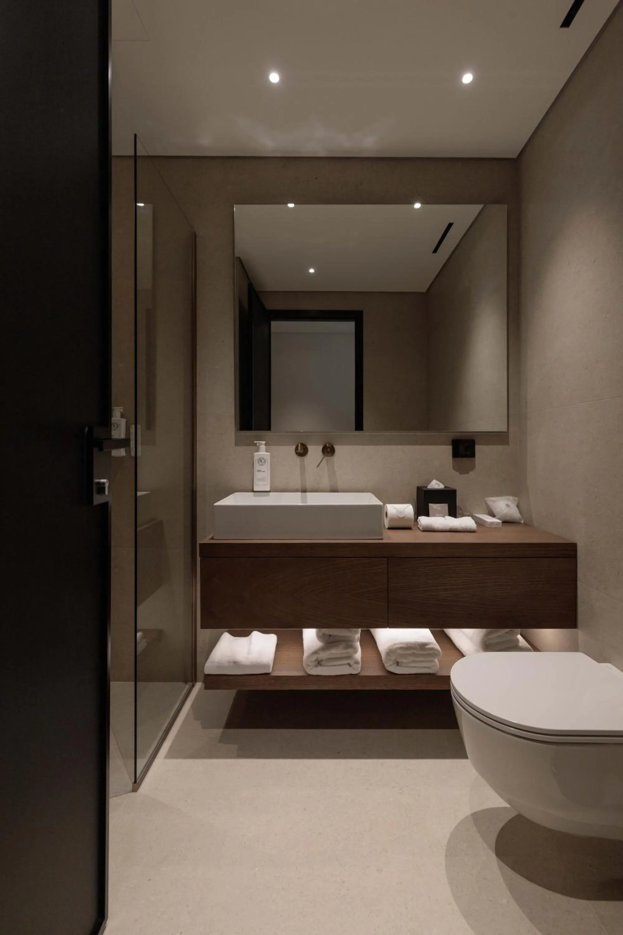 Shower in Blanco Athens Aparthotel