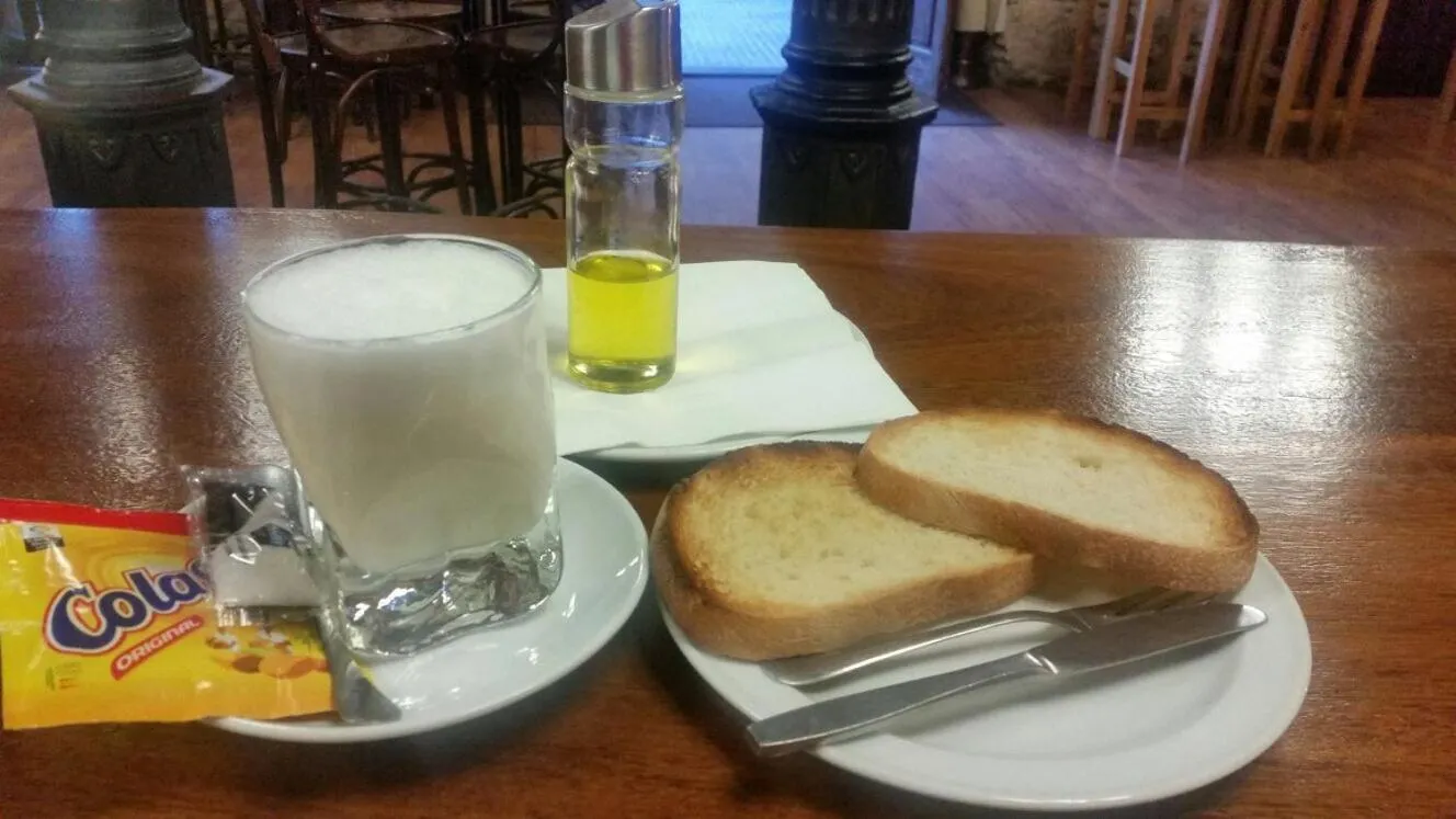 Food and drinks in Hostal Virgen de la Encina