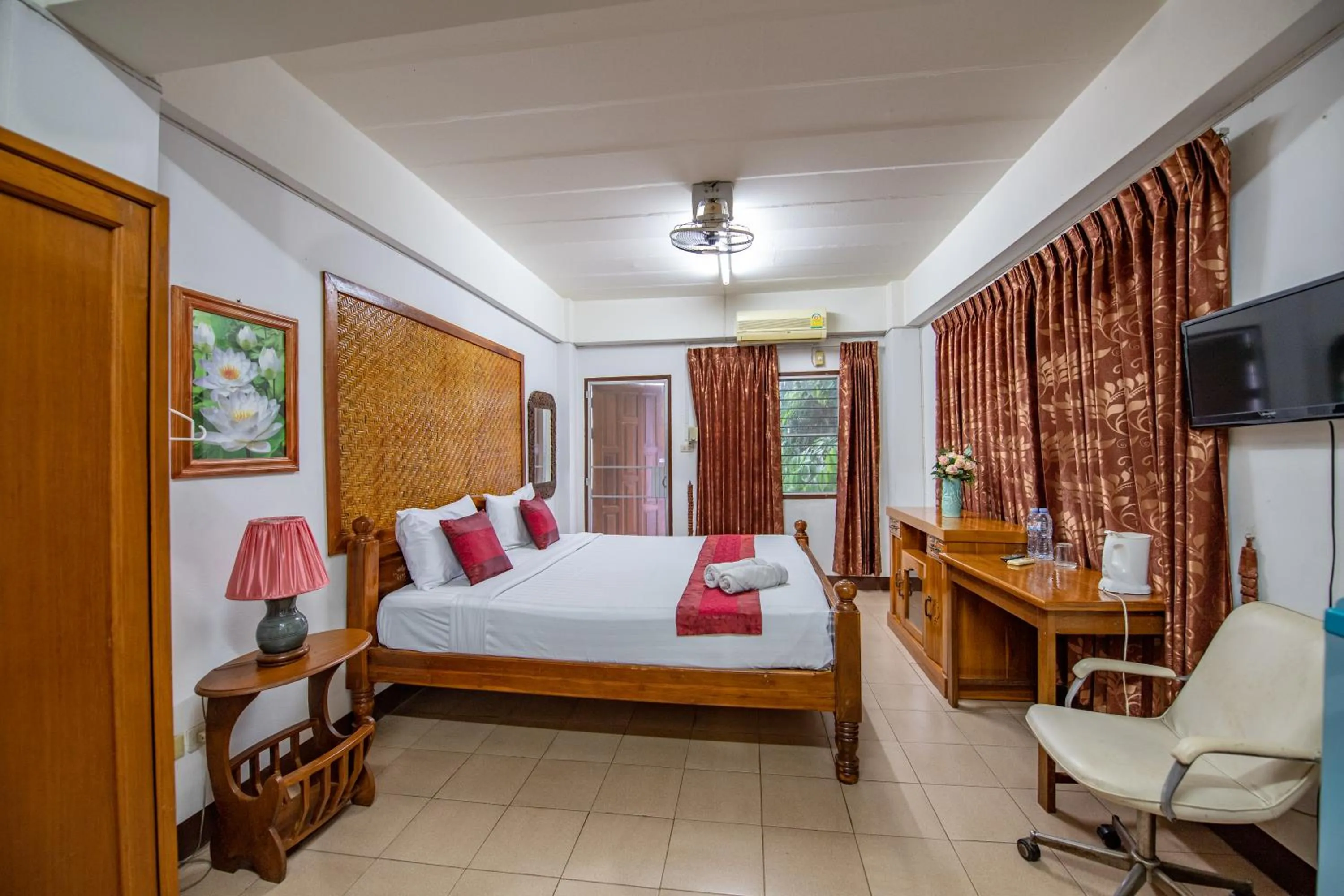 Bed in Saithong House