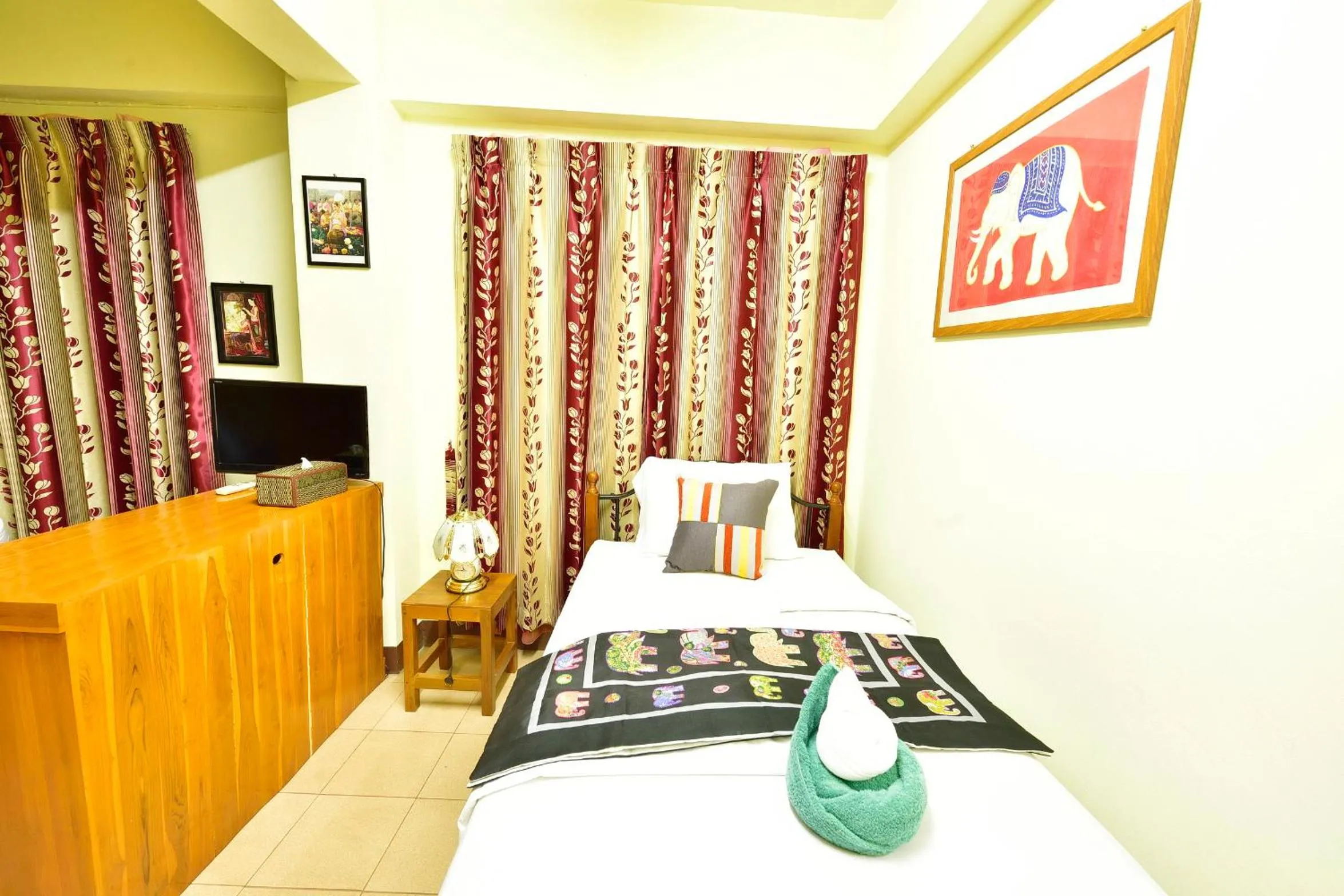 Bathroom, Bed in Saithong House