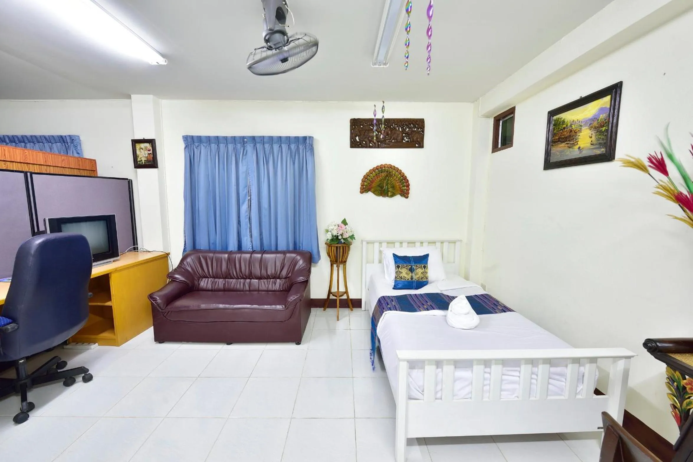 Bathroom, Bed in Saithong House