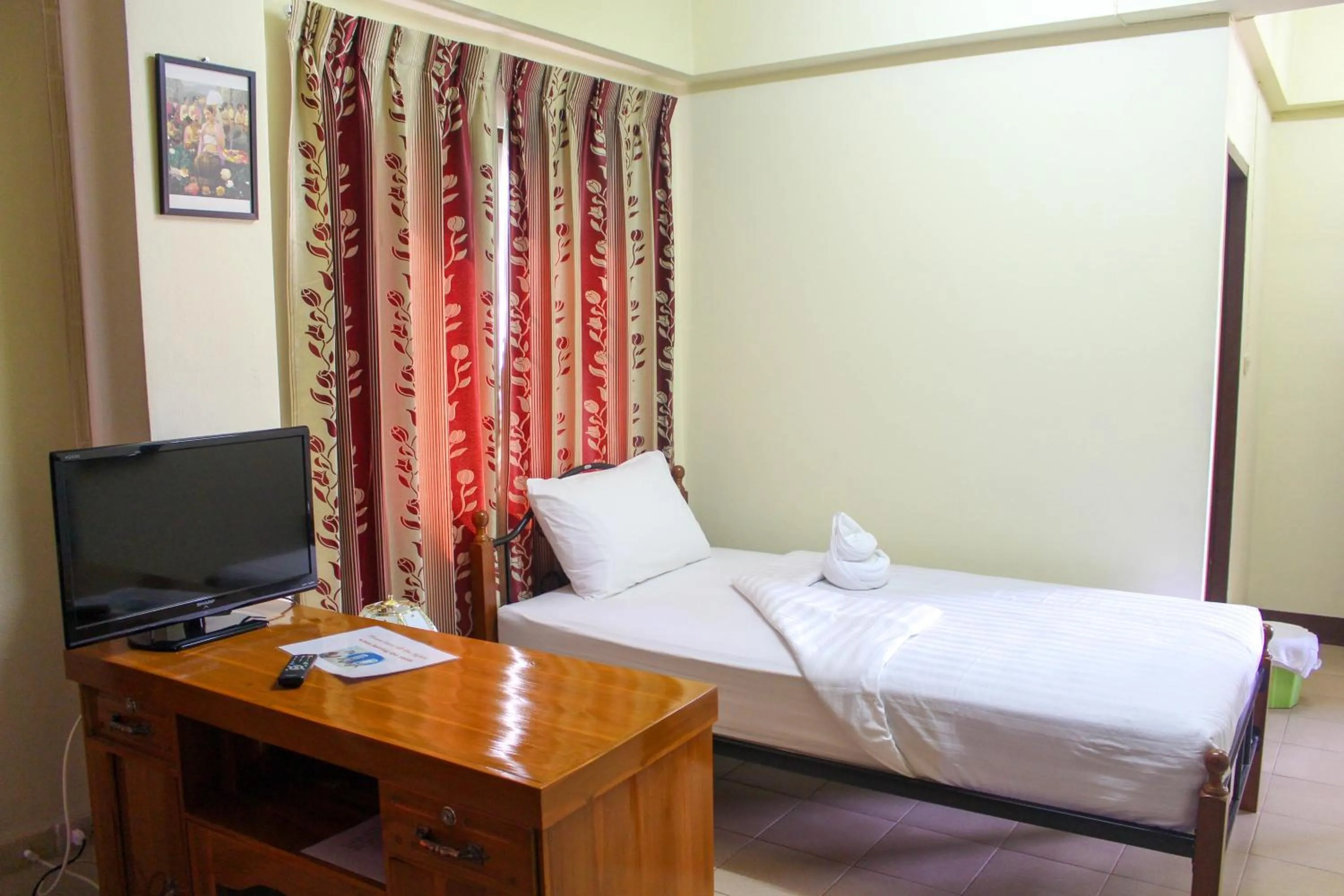 Bathroom, Bed in Saithong House