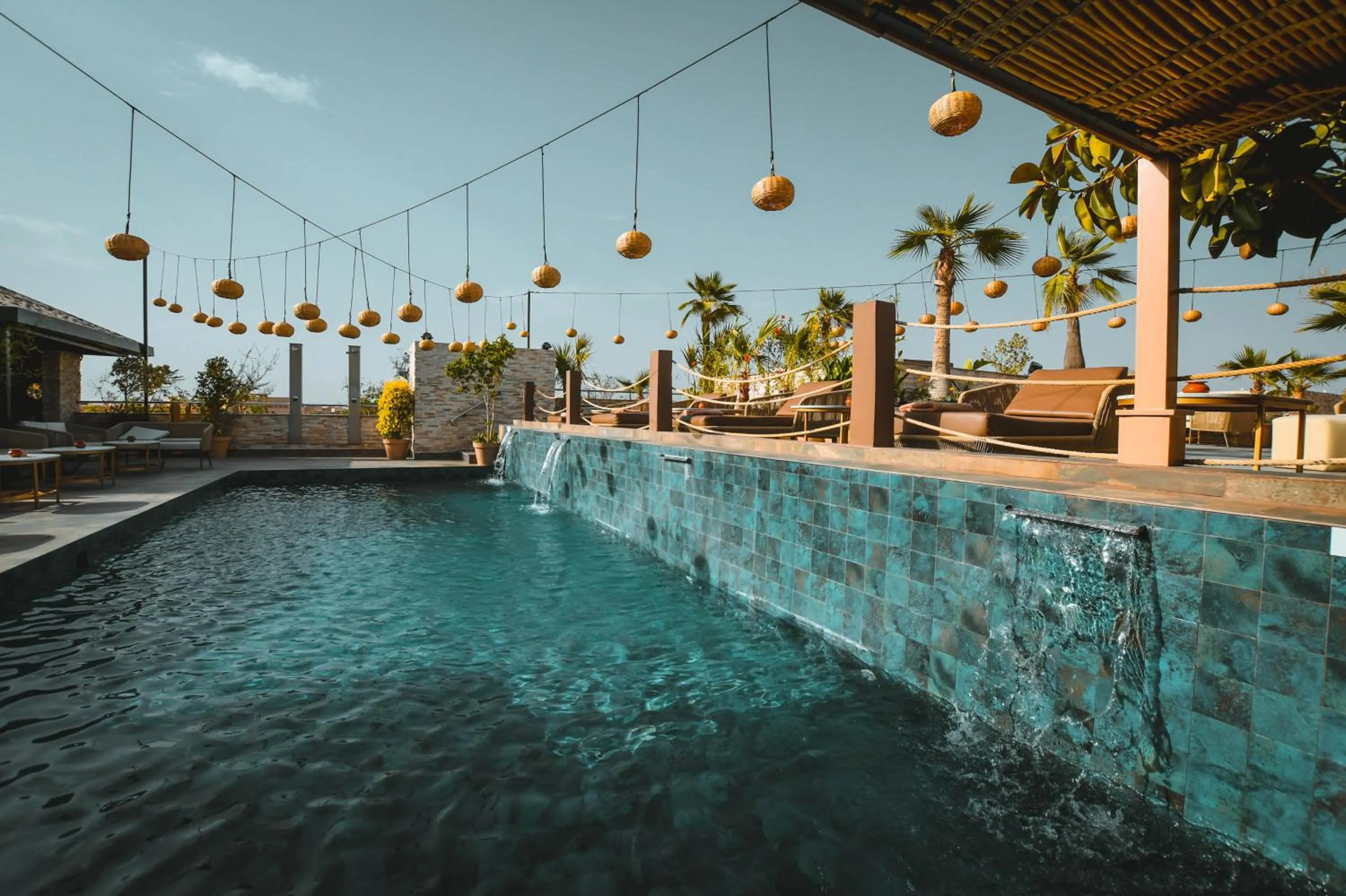 Day in 555 Hotel Clubbing Adults Only