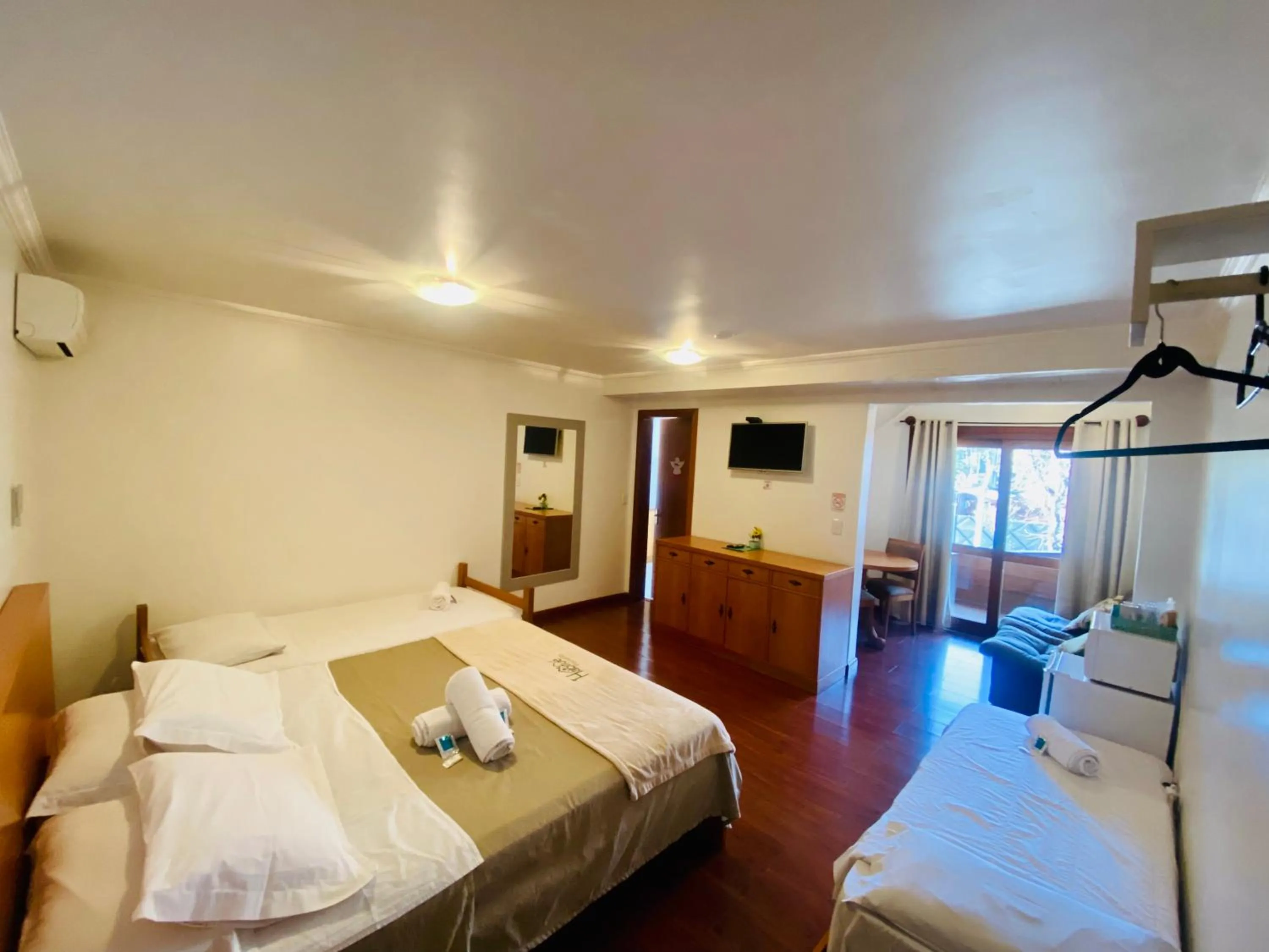 Photo of the whole room, Bed in Pousada Habitue