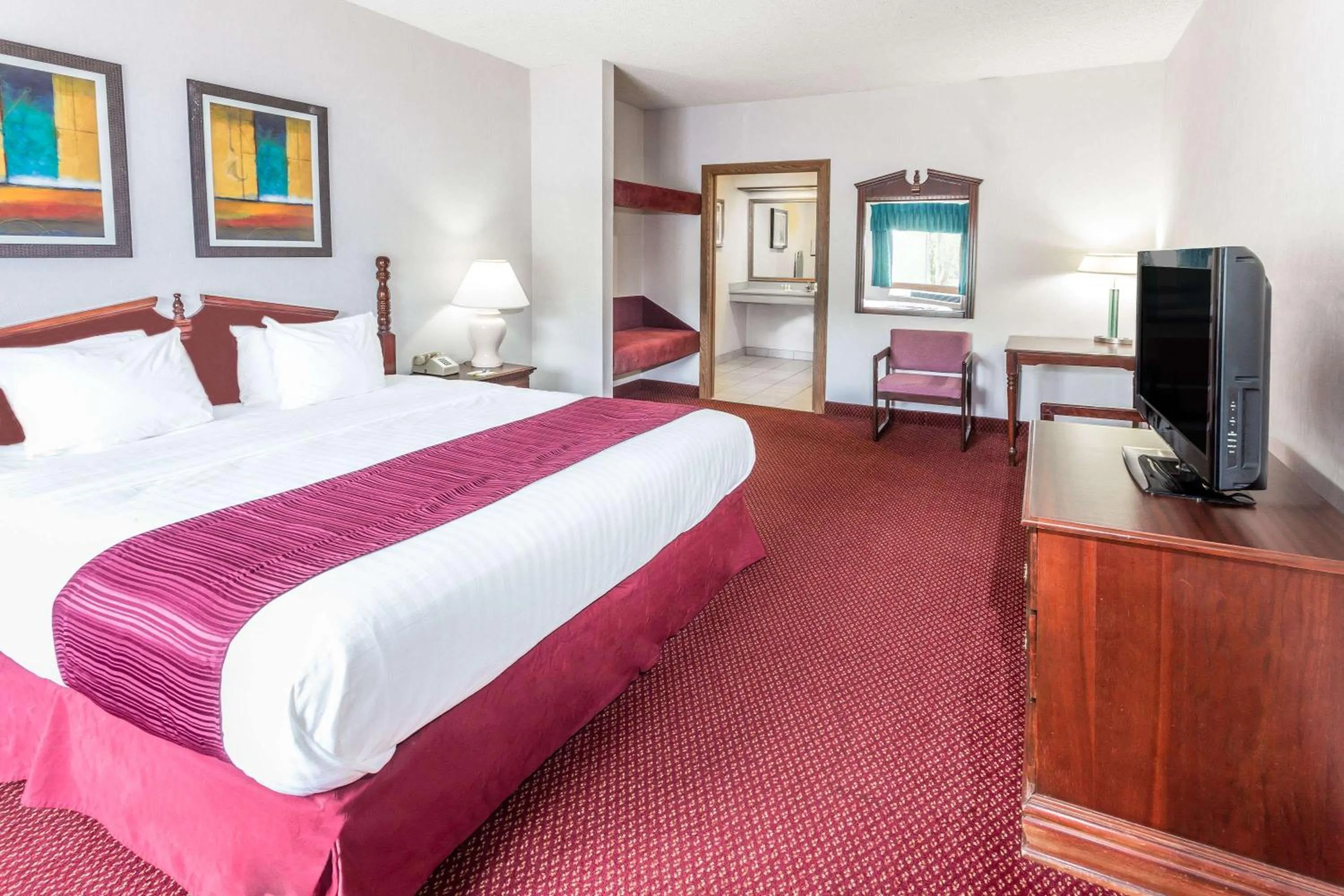 Photo of the whole room in Days Inn by Wyndham Tiffin