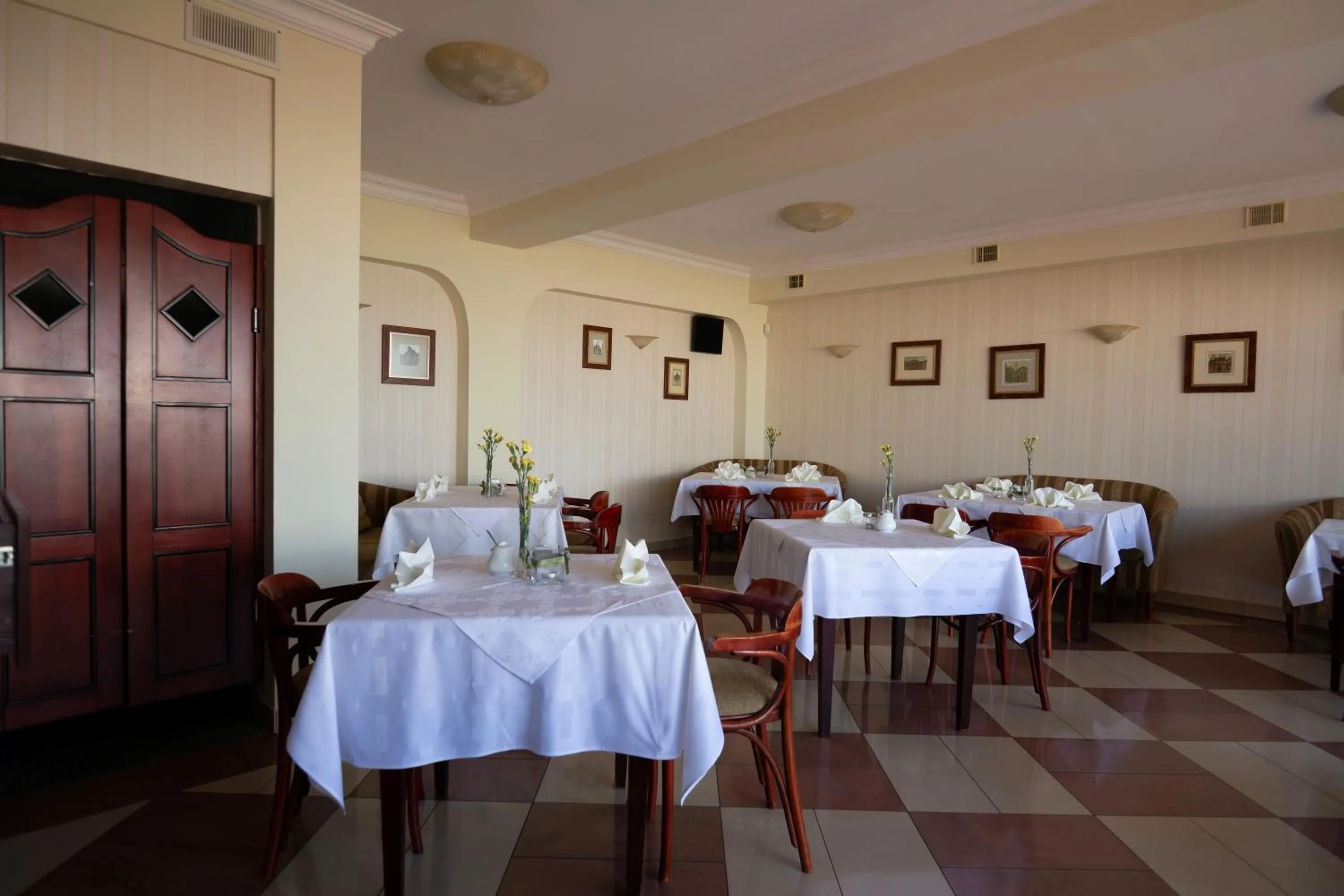 Restaurant/places to eat in Willa Victor - Widok Na Morze - Najpiekniejszy w Polsce - Śniadanie w Cenie