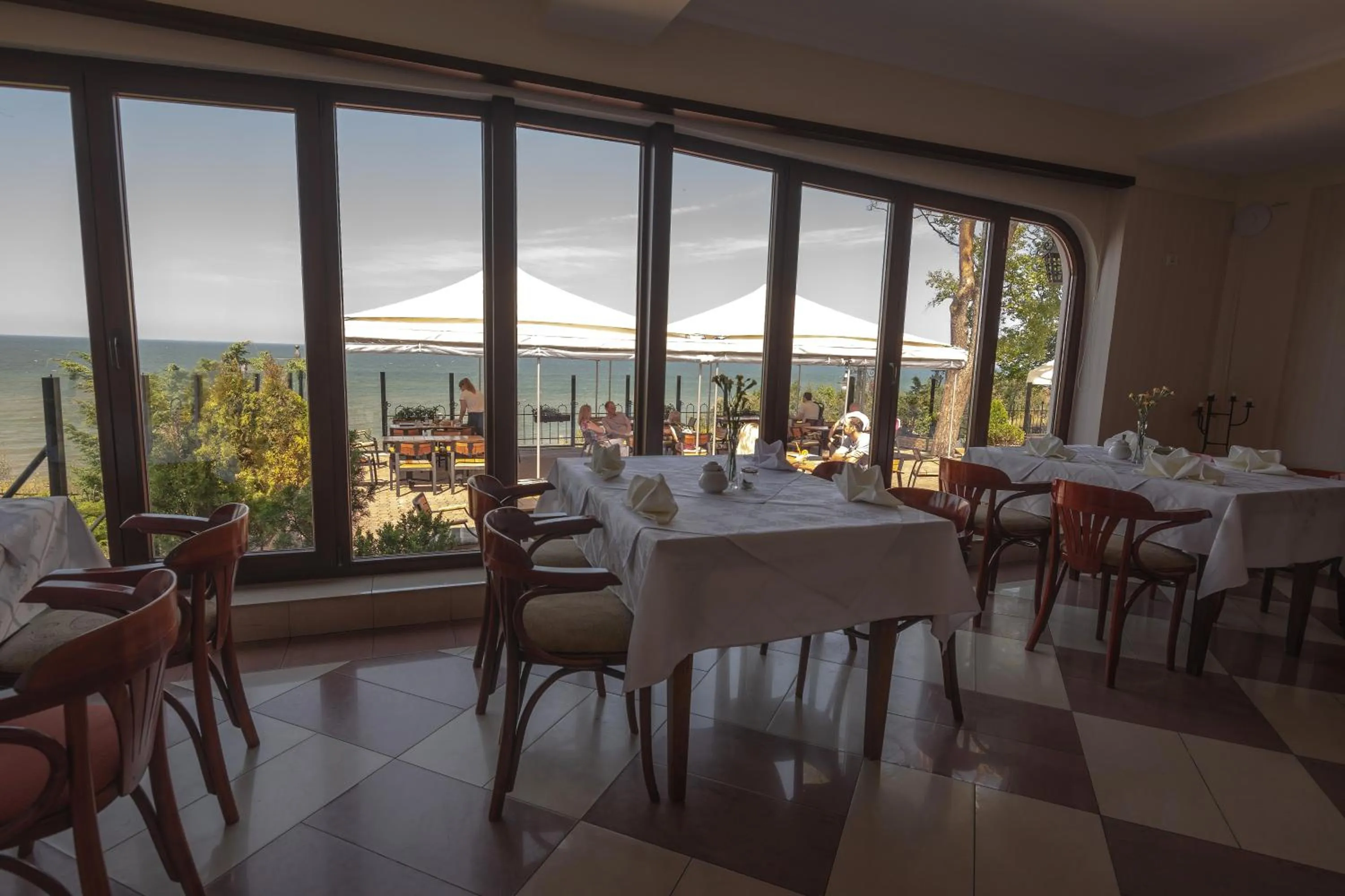 Restaurant/places to eat in Willa Victor - Widok Na Morze - Najpiekniejszy w Polsce - Śniadanie w Cenie