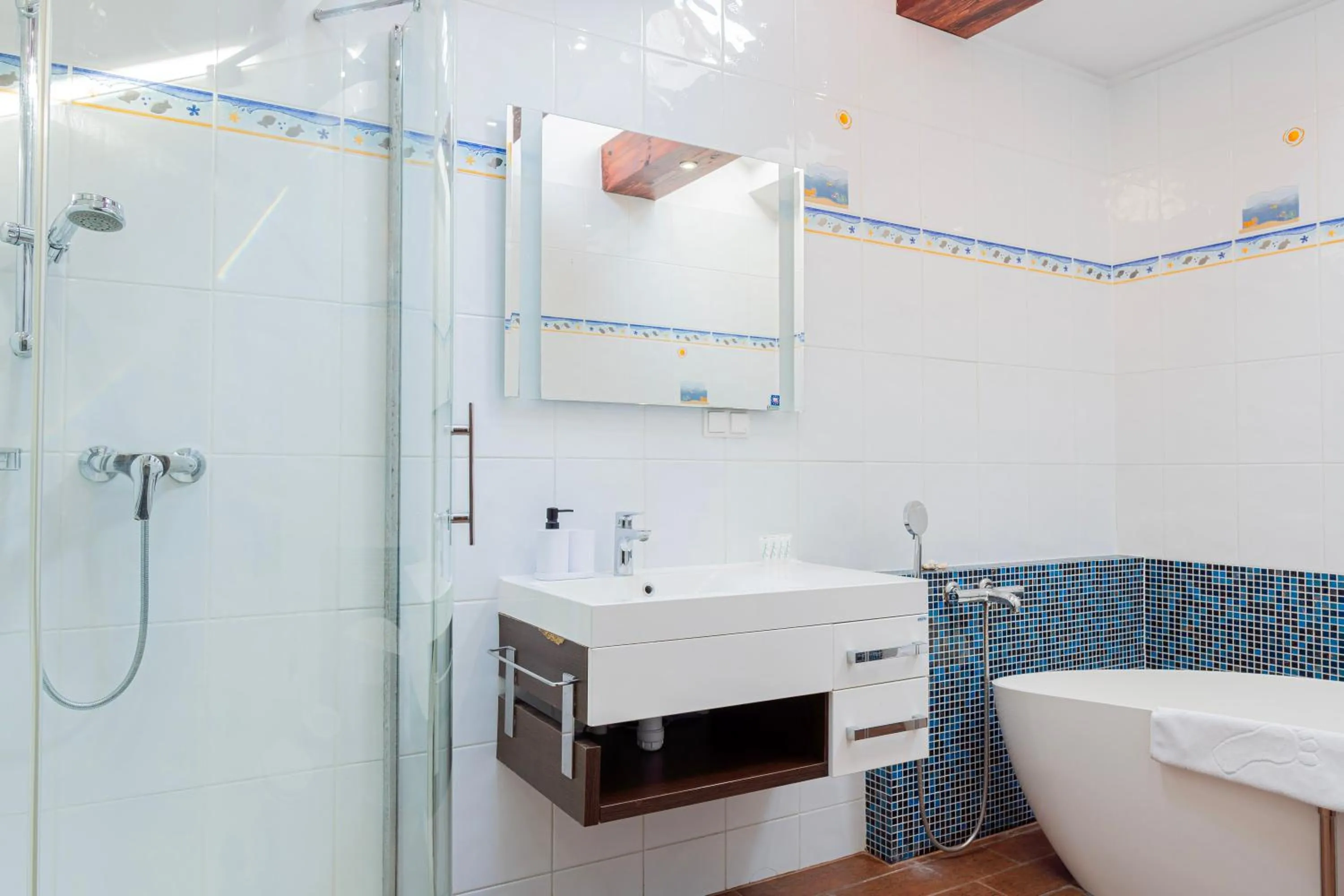 Shower in Willa Victor - Widok Na Morze - Najpiekniejszy w Polsce - Śniadanie w Cenie
