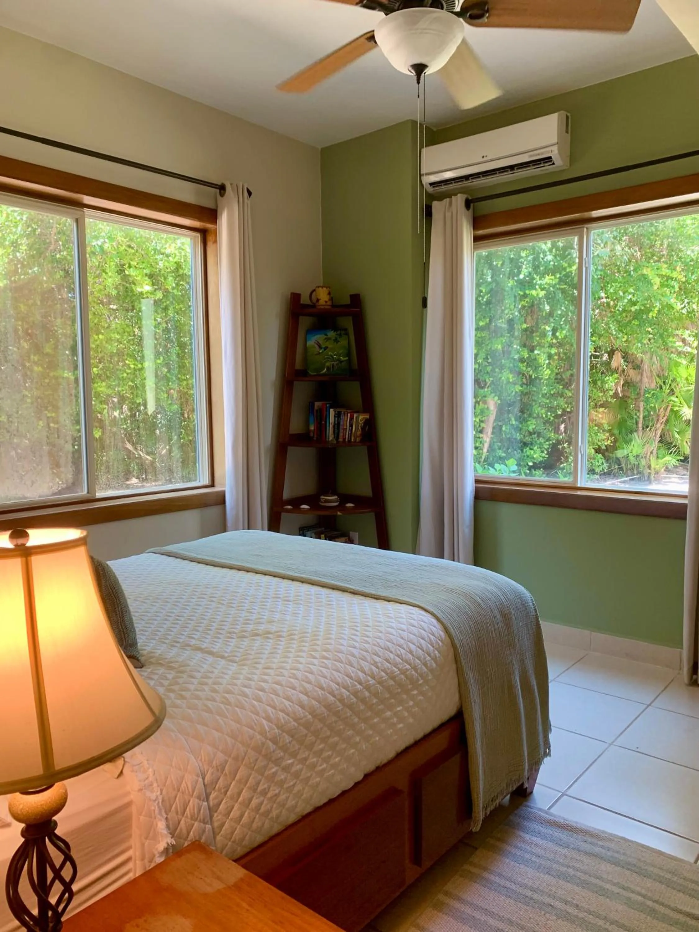 Bed in Marazul Belize