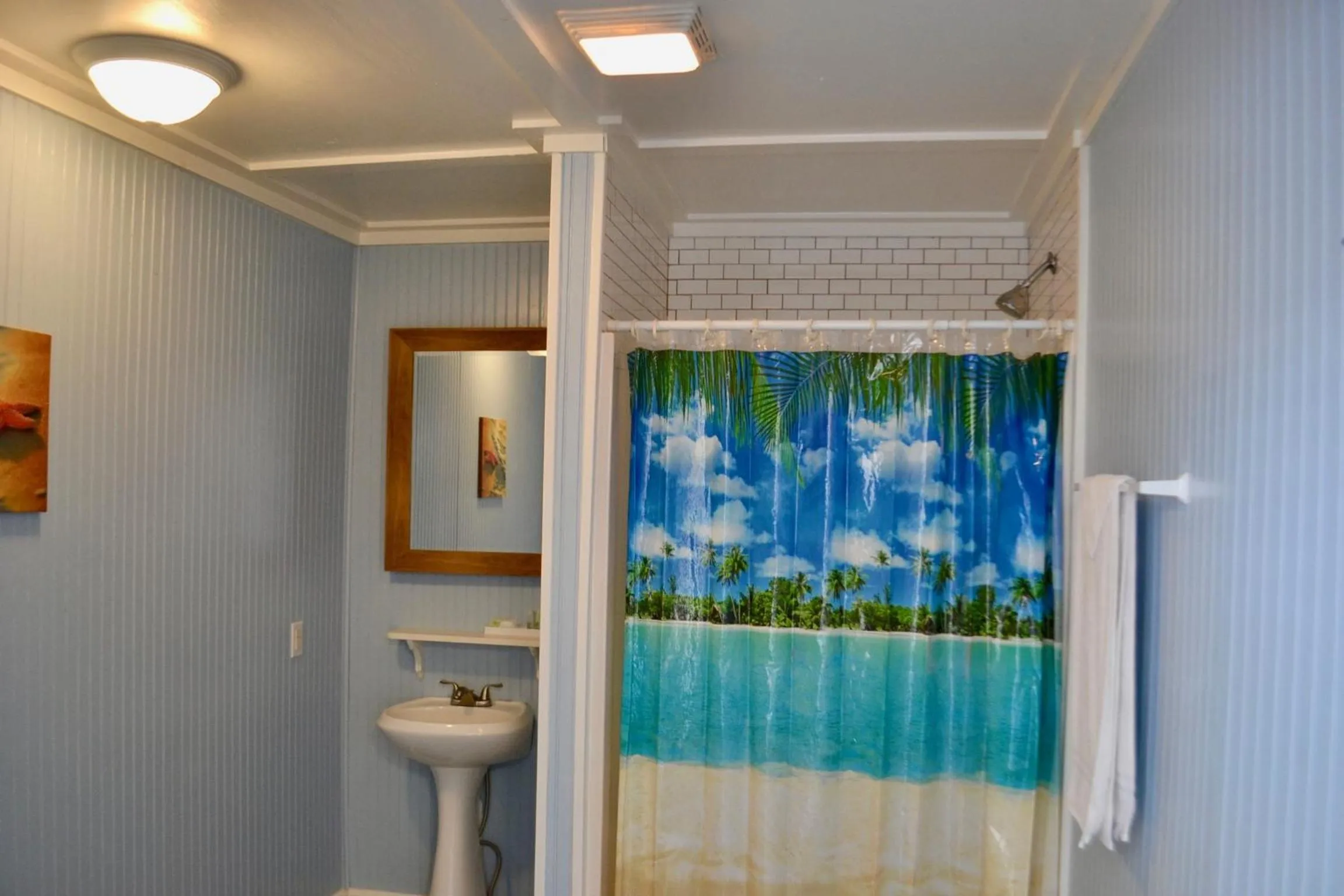 Shower in Blue Dolphin Inn and Cottages