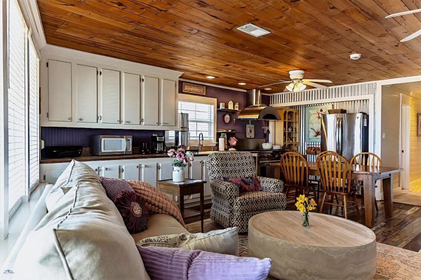 Living room in Blue Dolphin Inn and Cottages