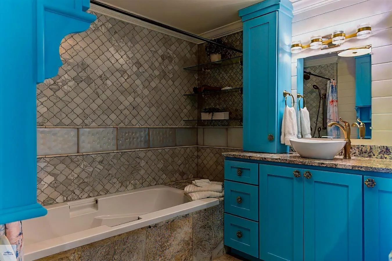 Bathroom in Blue Dolphin Inn and Cottages