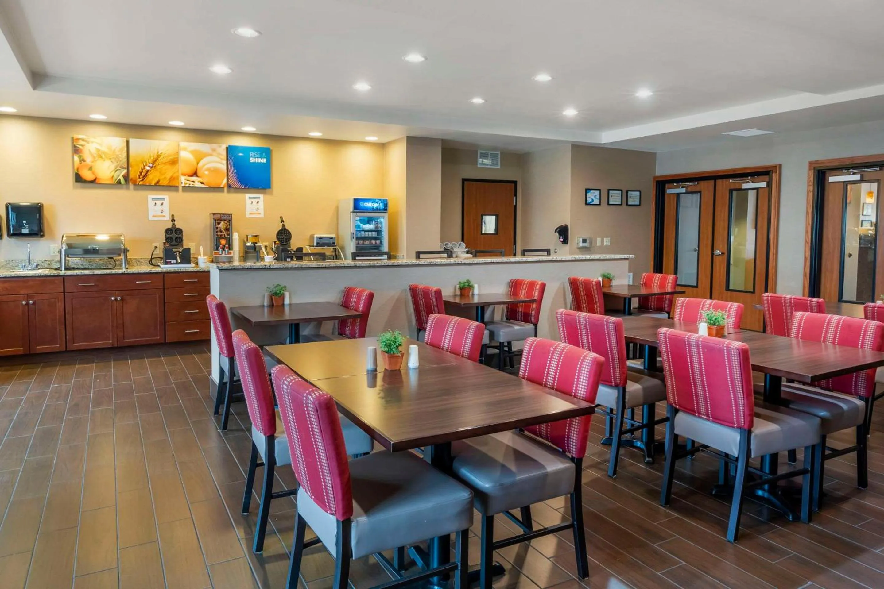 Breakfast in Comfort Suites Redding - Shasta Lake