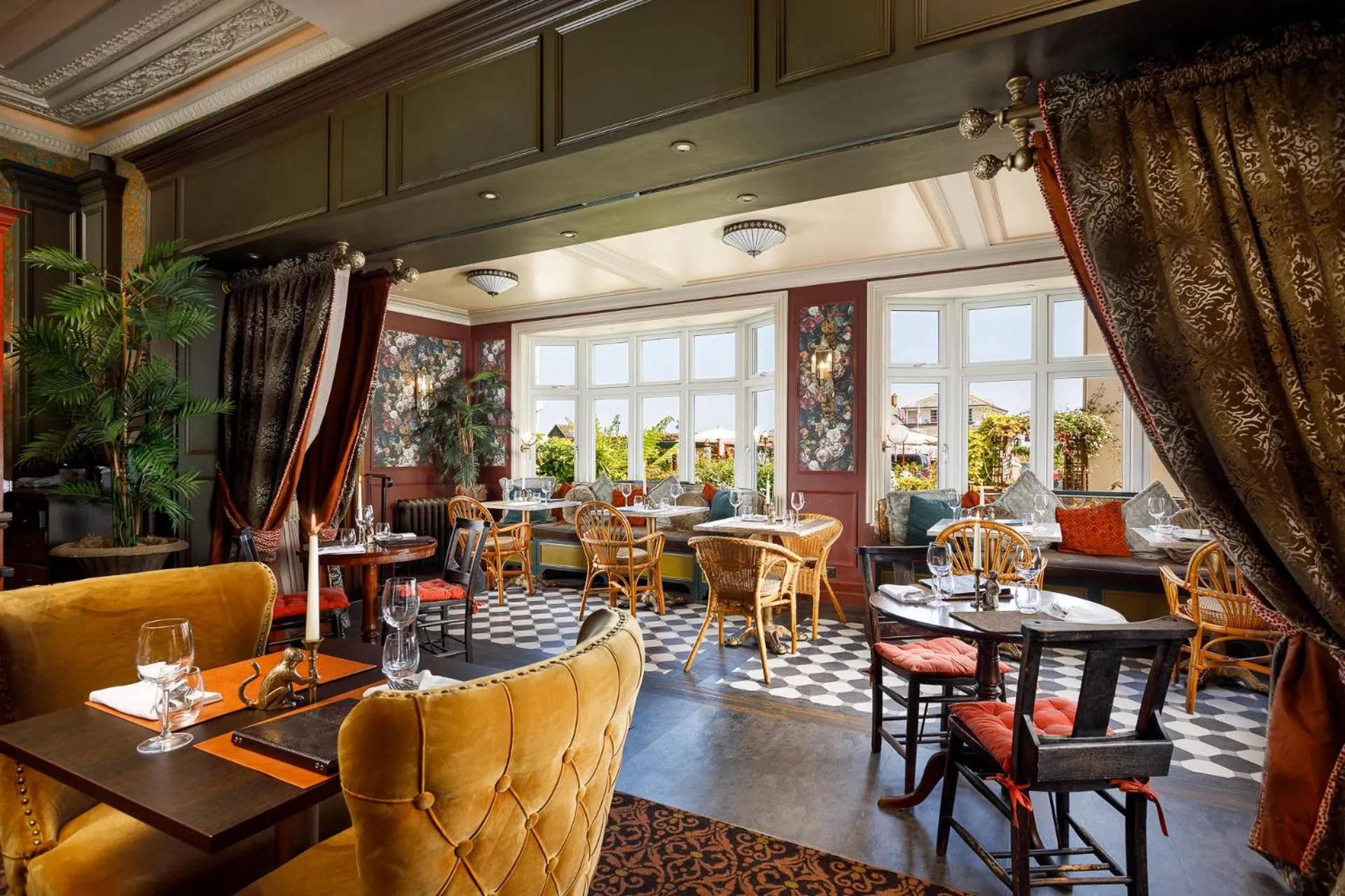 Restaurant/places to eat in The Bath Hotel