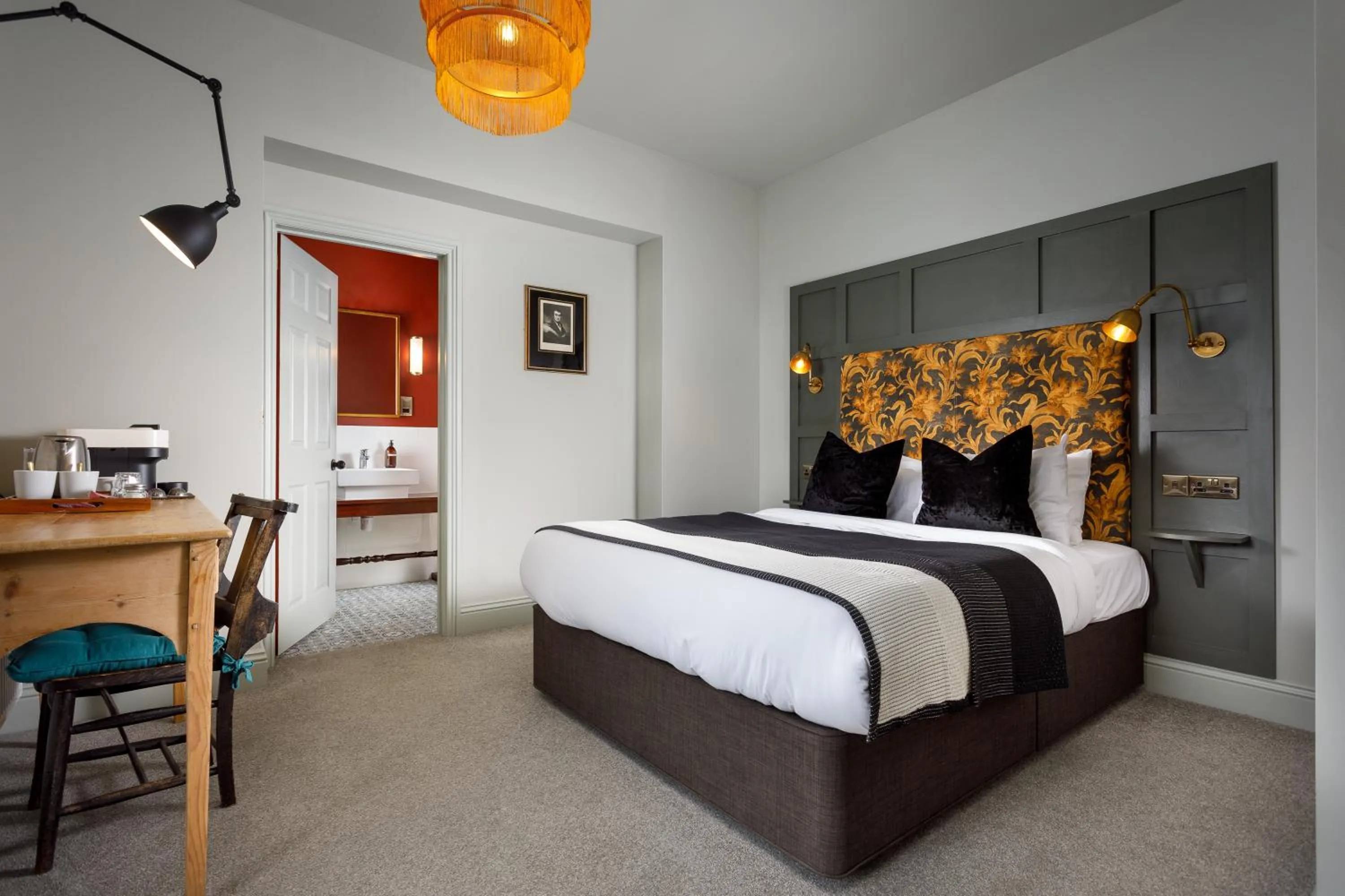 Balcony/Terrace, Bed in The Bath Hotel