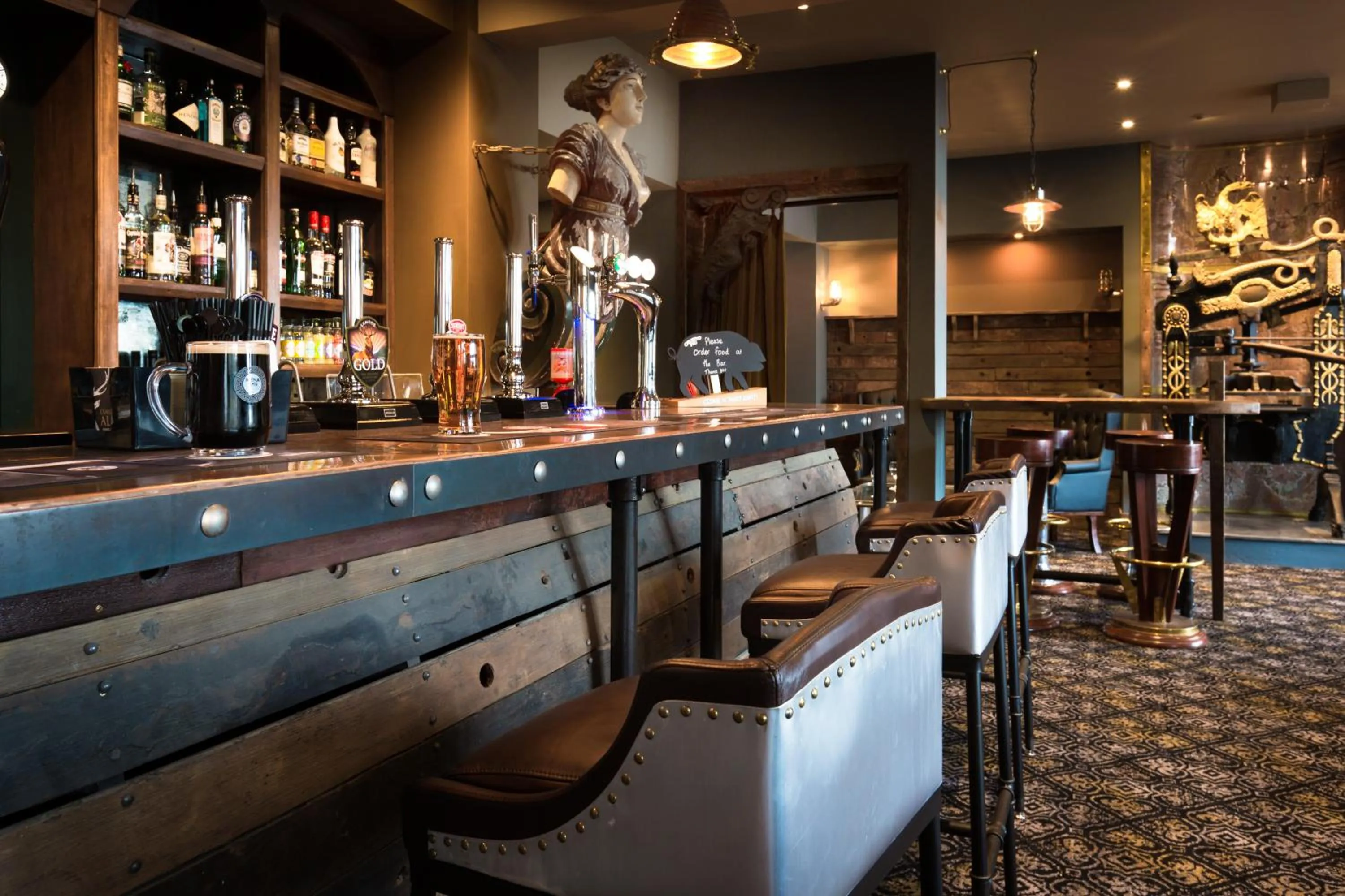 Restaurant/places to eat in The Bath Hotel