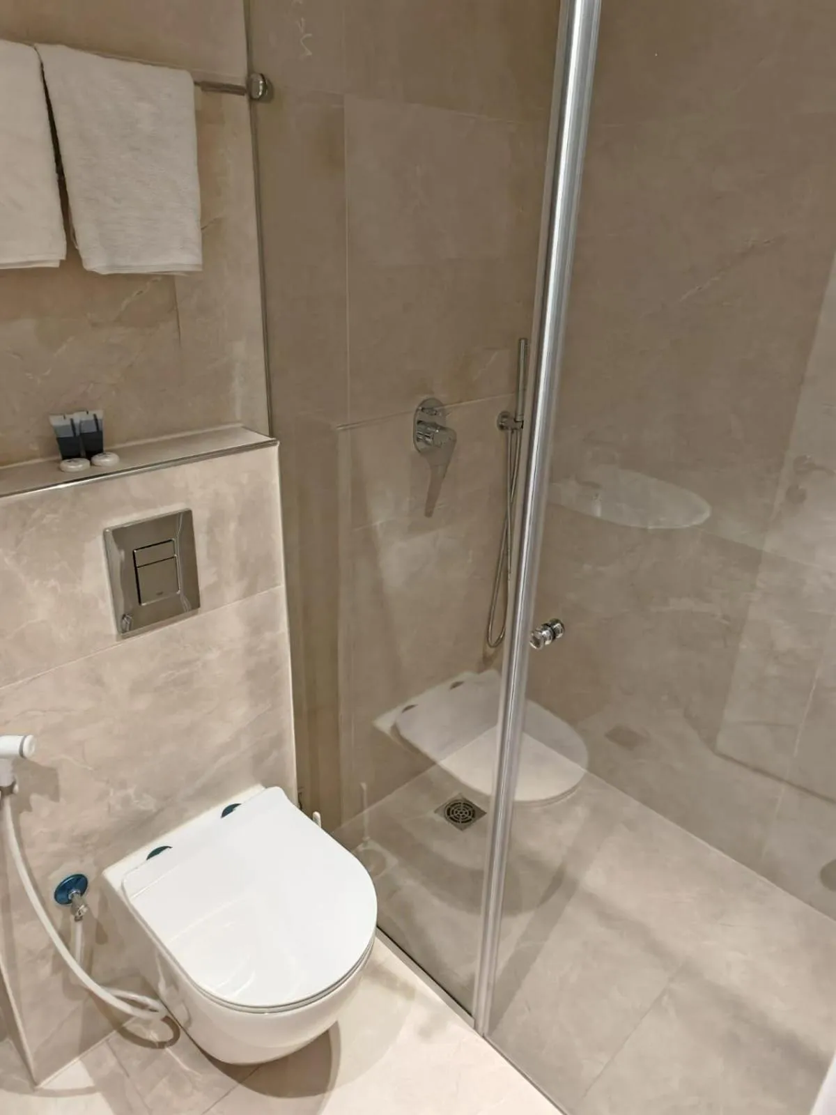 Bathroom in New Metropole Hotel - Jerusalem