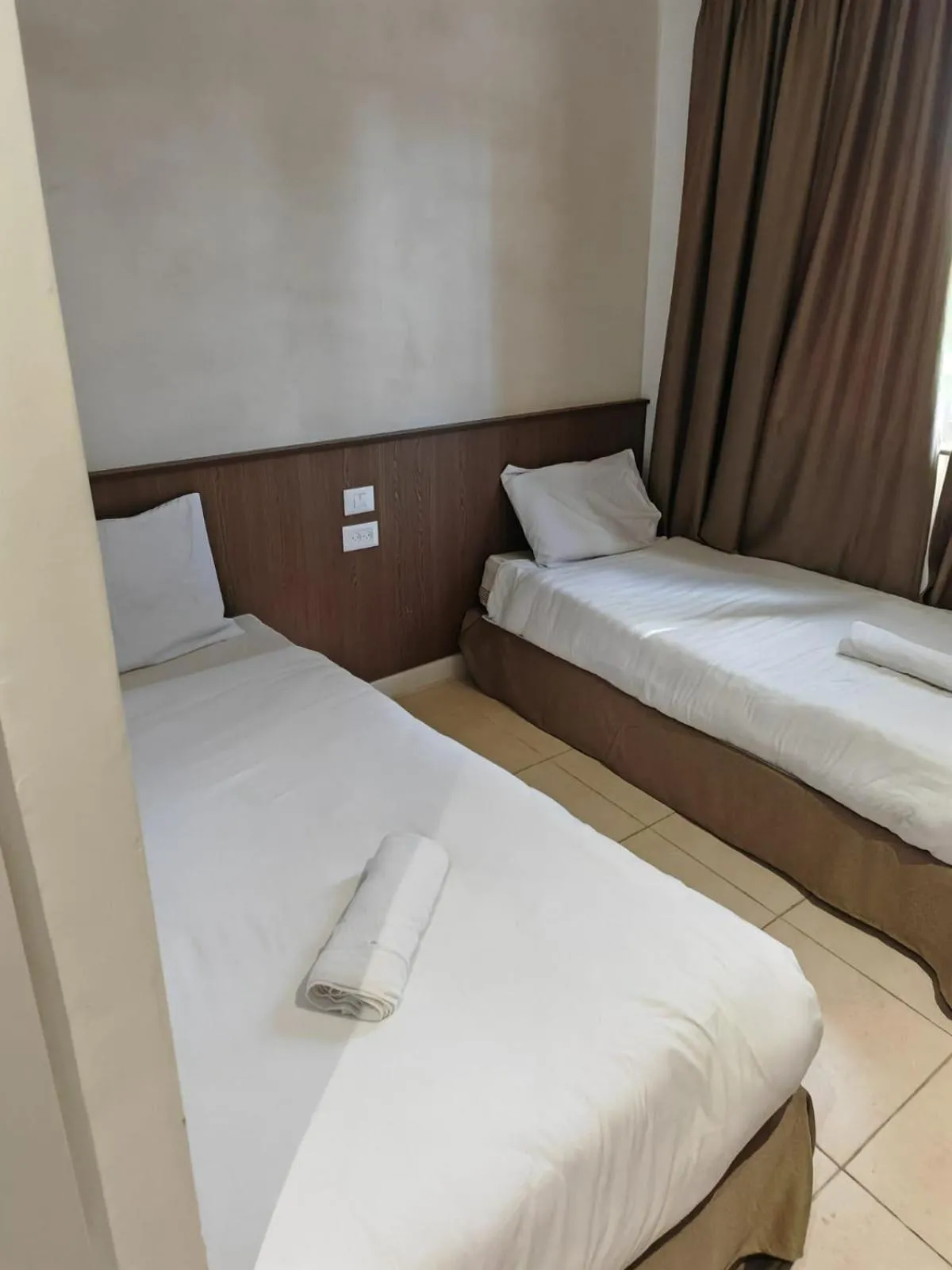 Photo of the whole room, Bed in New Metropole Hotel - Jerusalem