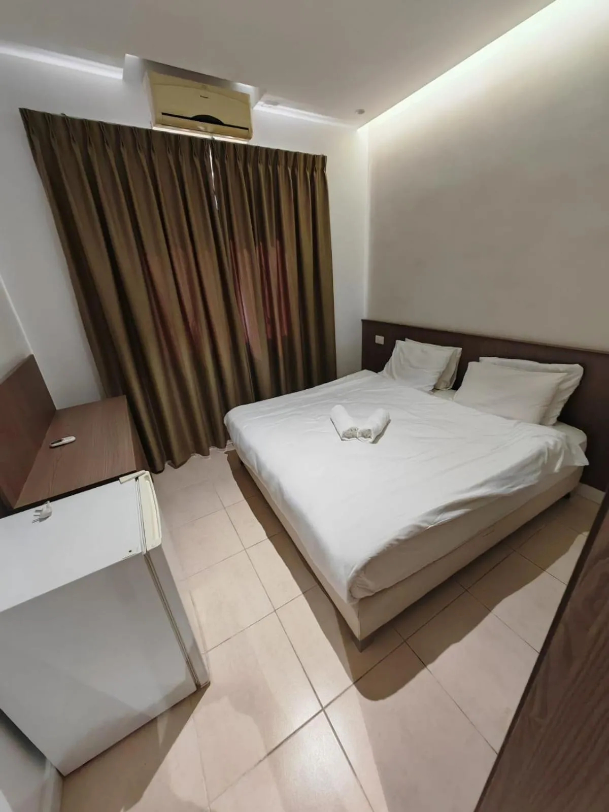 Bed in New Metropole Hotel - Jerusalem