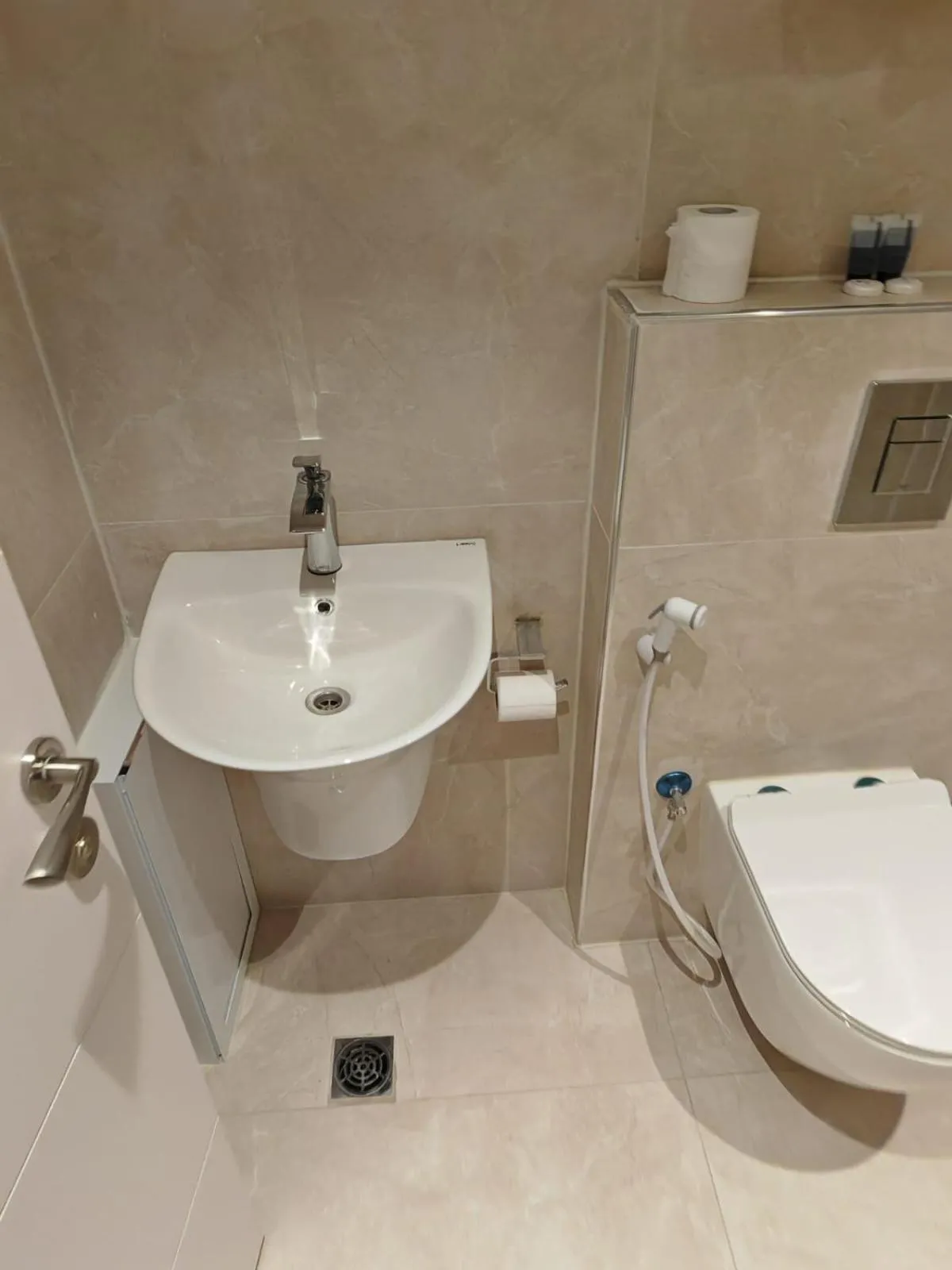 Bathroom in New Metropole Hotel - Jerusalem
