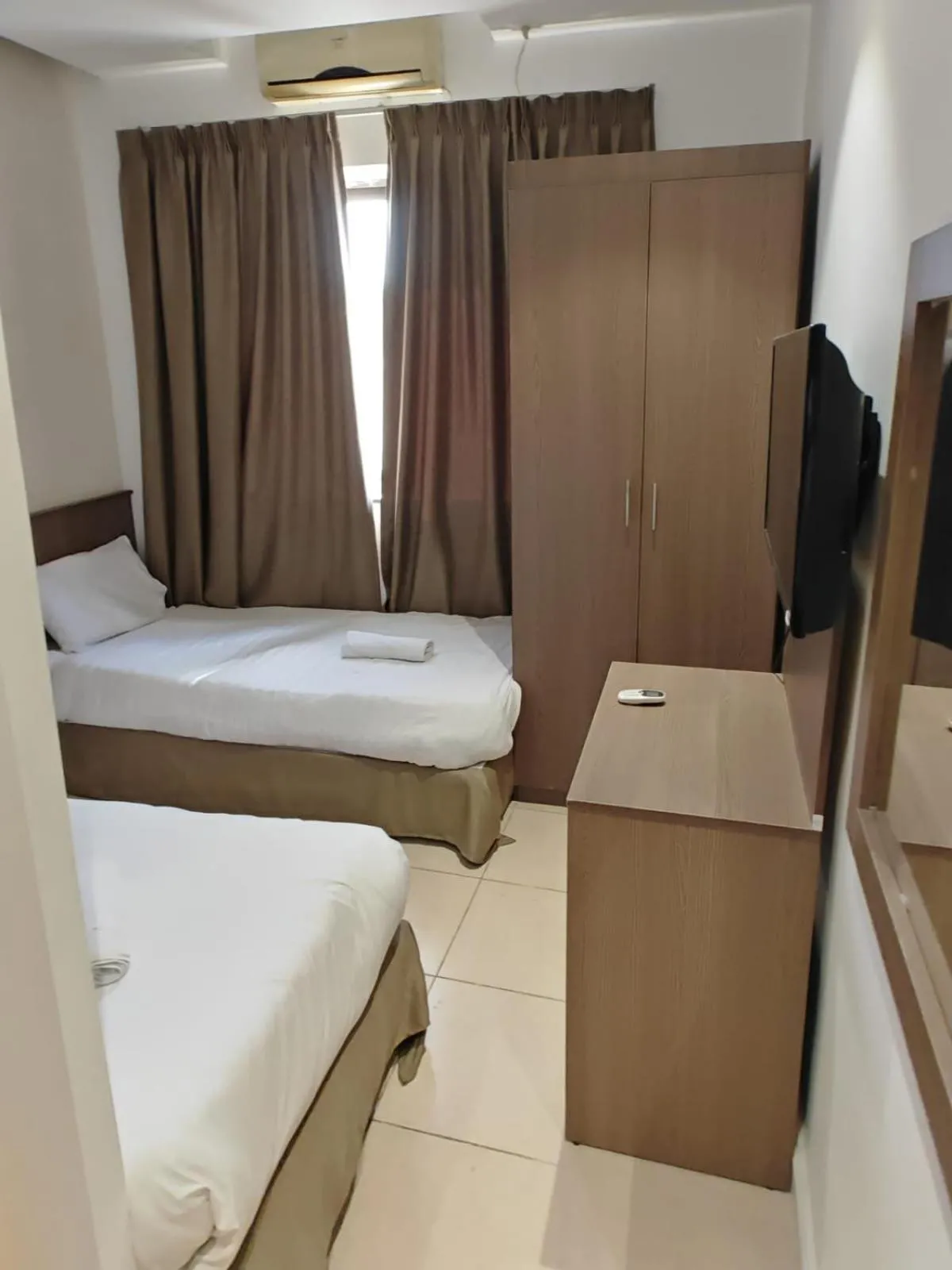 Bed in New Metropole Hotel - Jerusalem