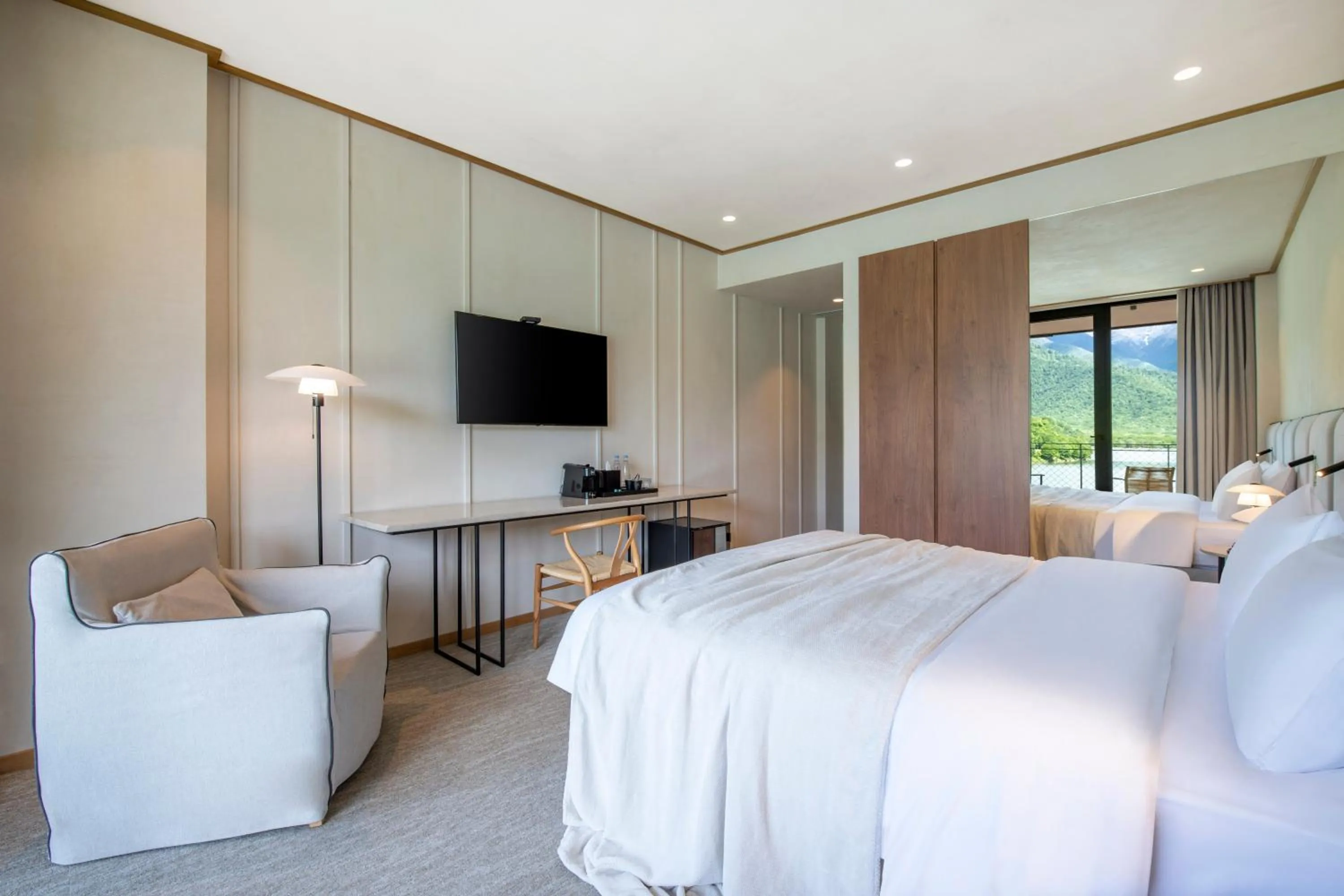 Lake view, Bed in Kvareli Lake Resort