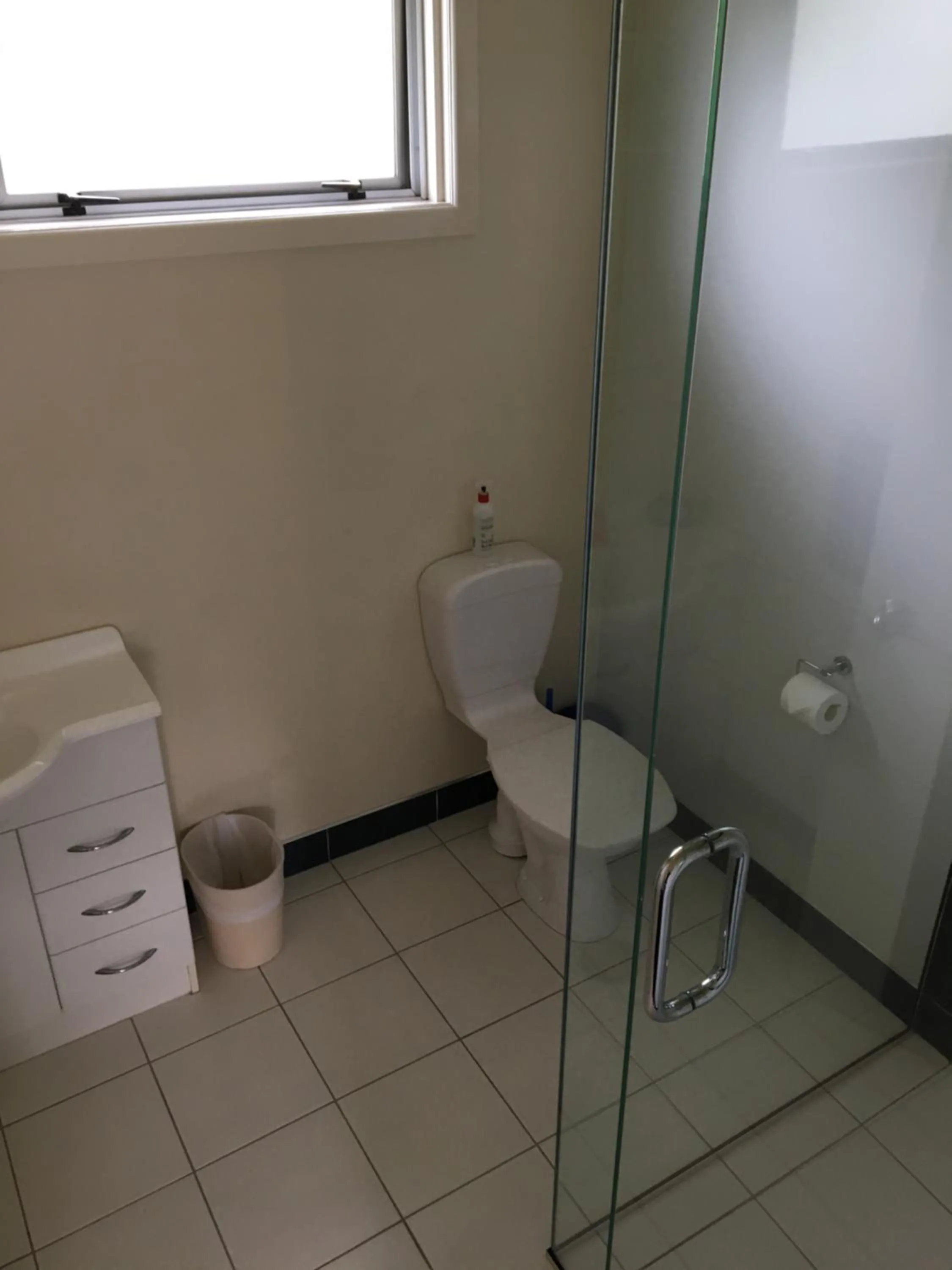 Shower in Mount View Motel Hawera