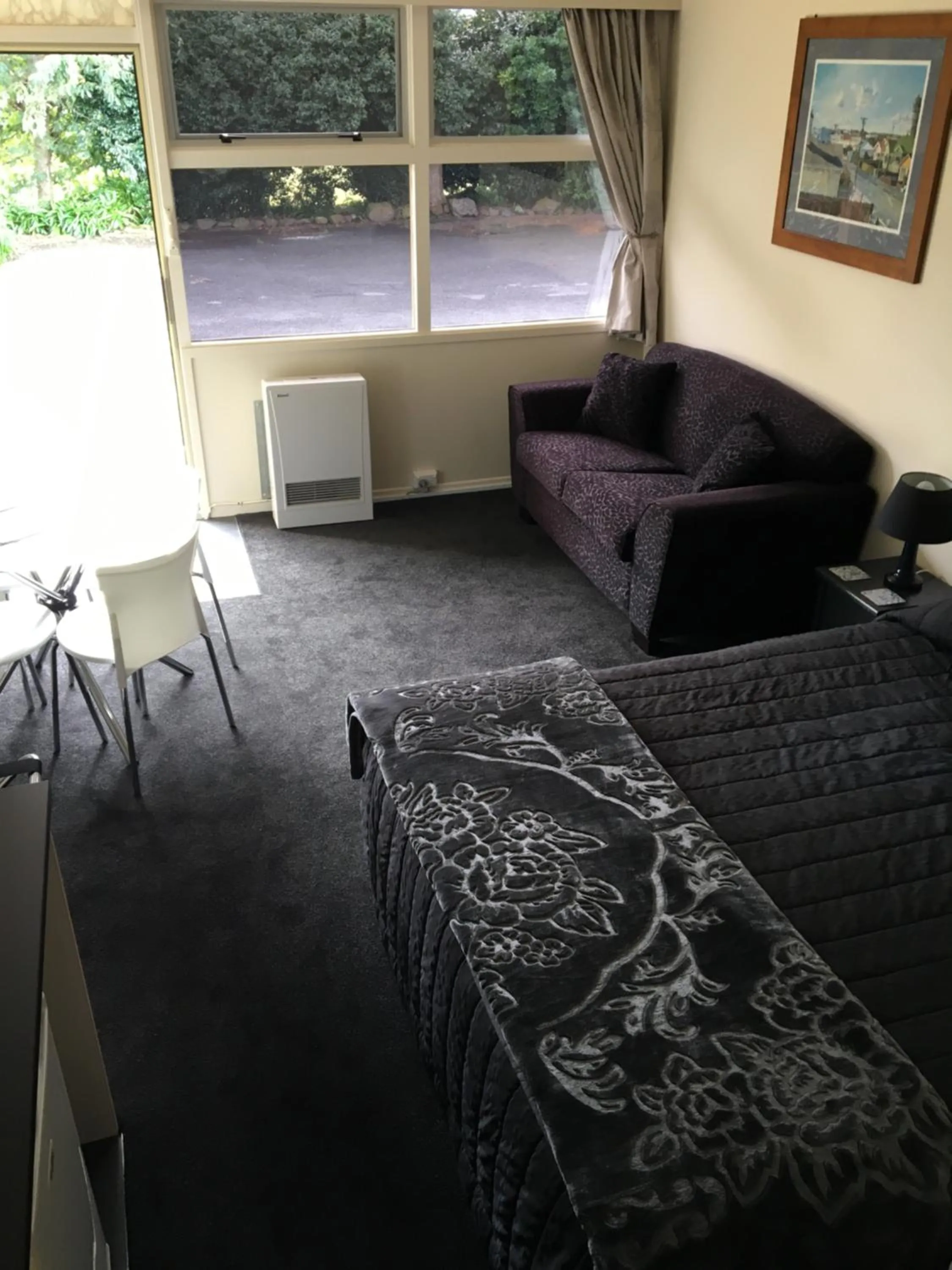 BBQ facilities, Bed in Mount View Motel Hawera
