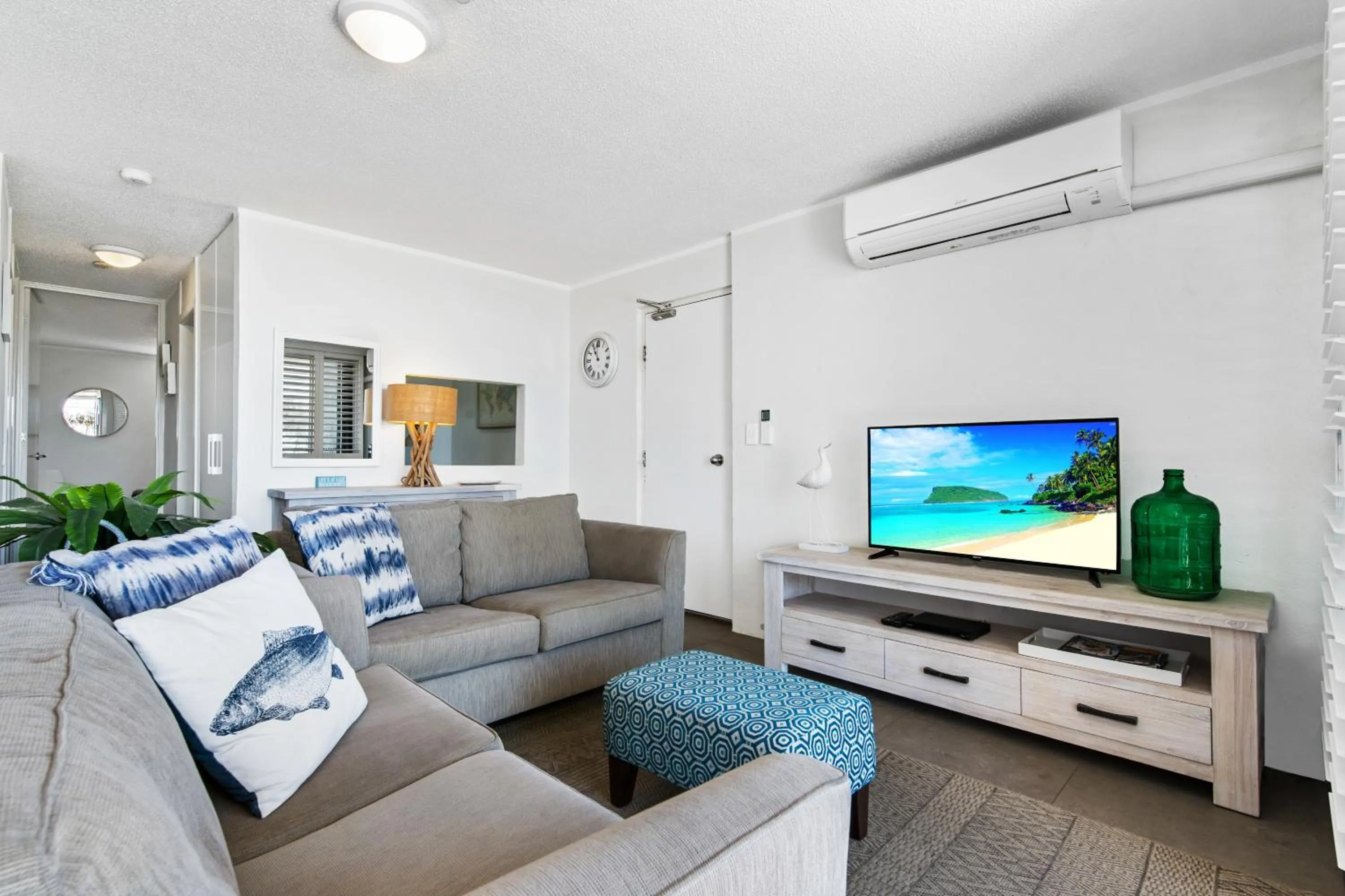 TV and multimedia in Mylos Holiday Apartments