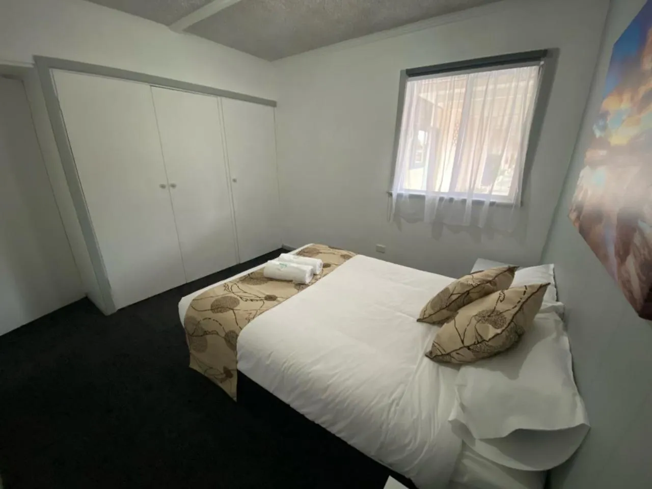 Bed in Charlton Motel