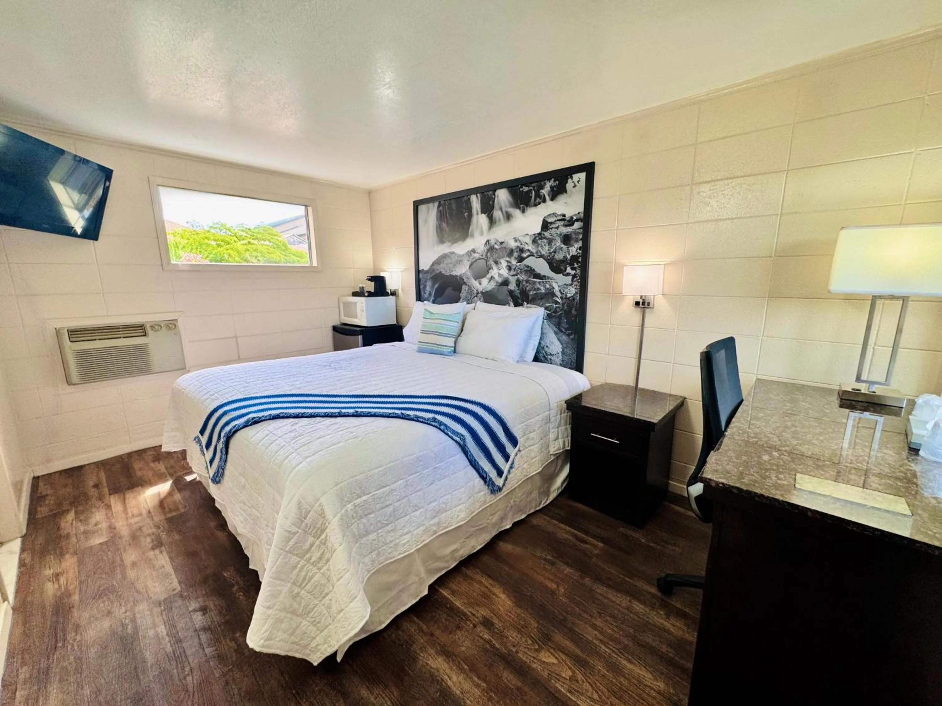 Photo of the whole room in Relax Inn At Ashland